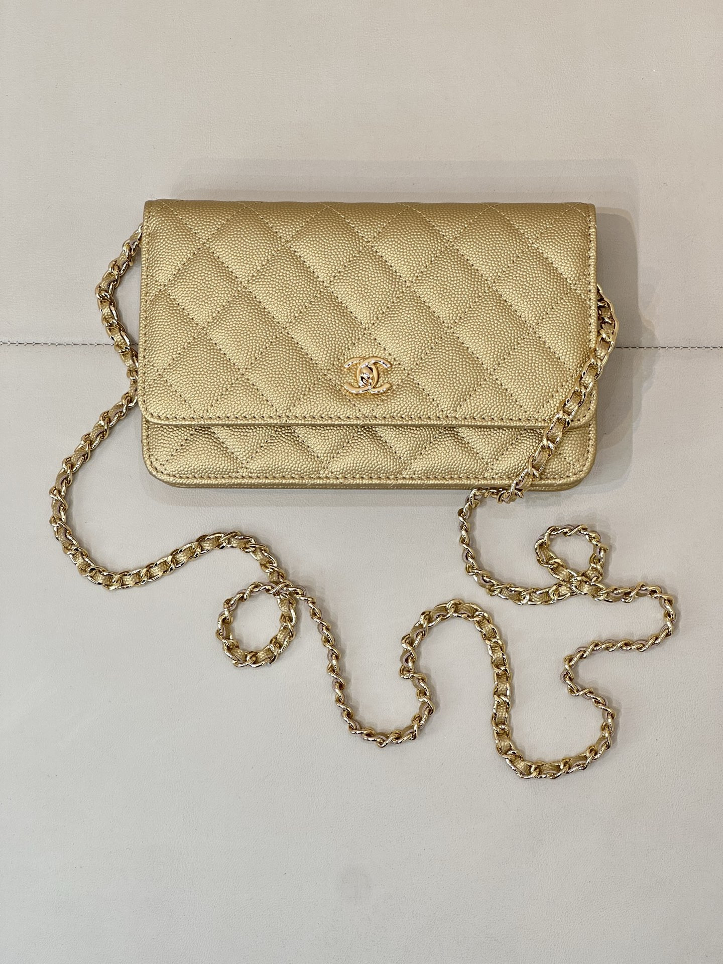 Ch**el woc classic wallet on chain 13x19x3cm