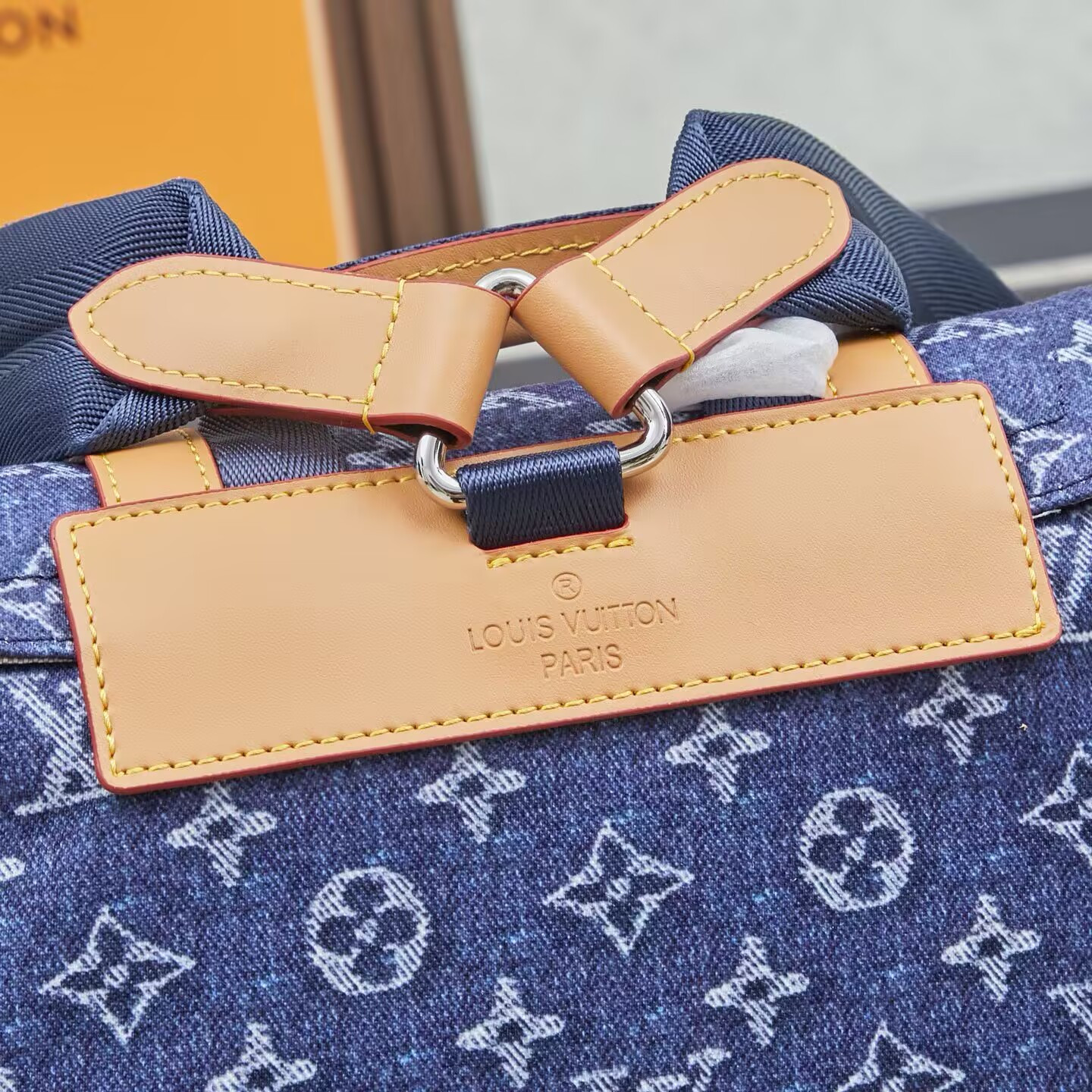 LV Christopher MM M27554 38 x 44 x 12.5 cm
