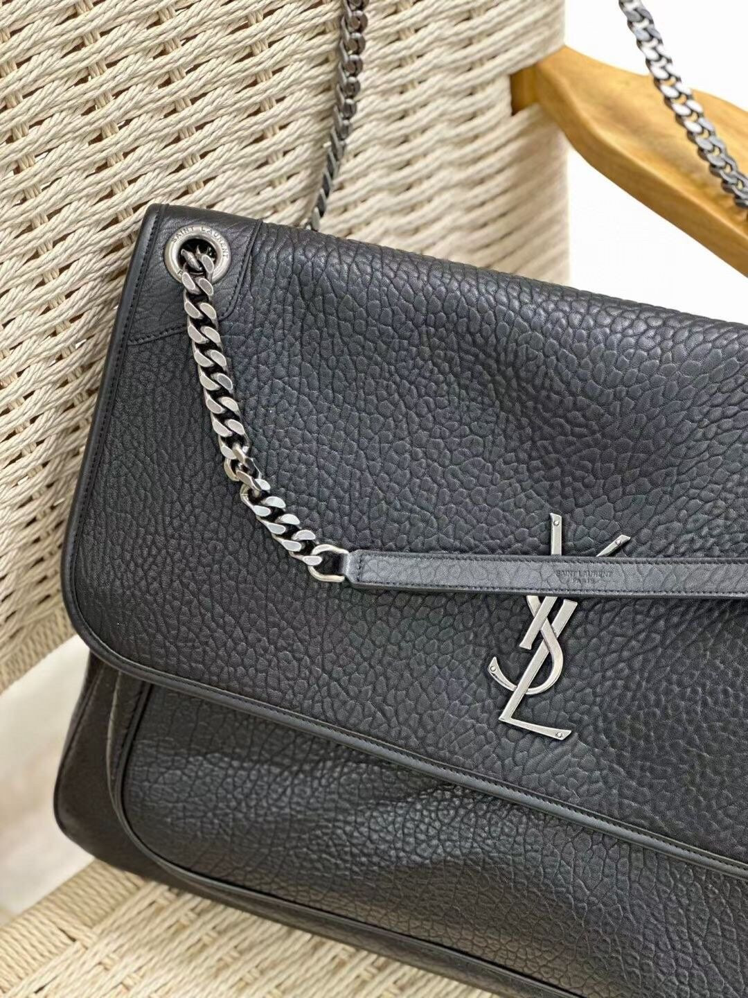 Y51 NIKI OVERSIZED in Grained Lambskin 47x34x16cm