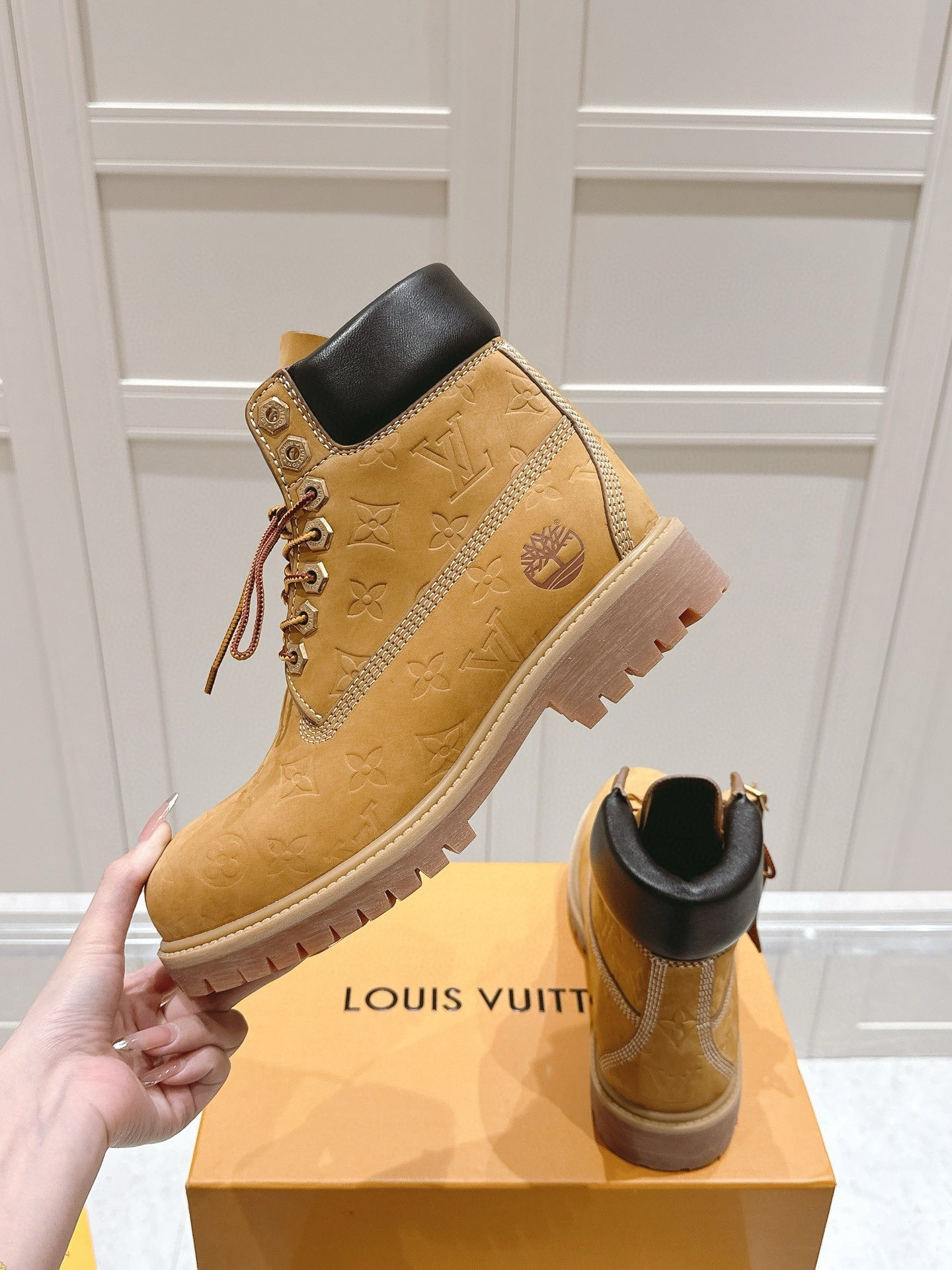 ua lv x Timb**1*nd ankle boots