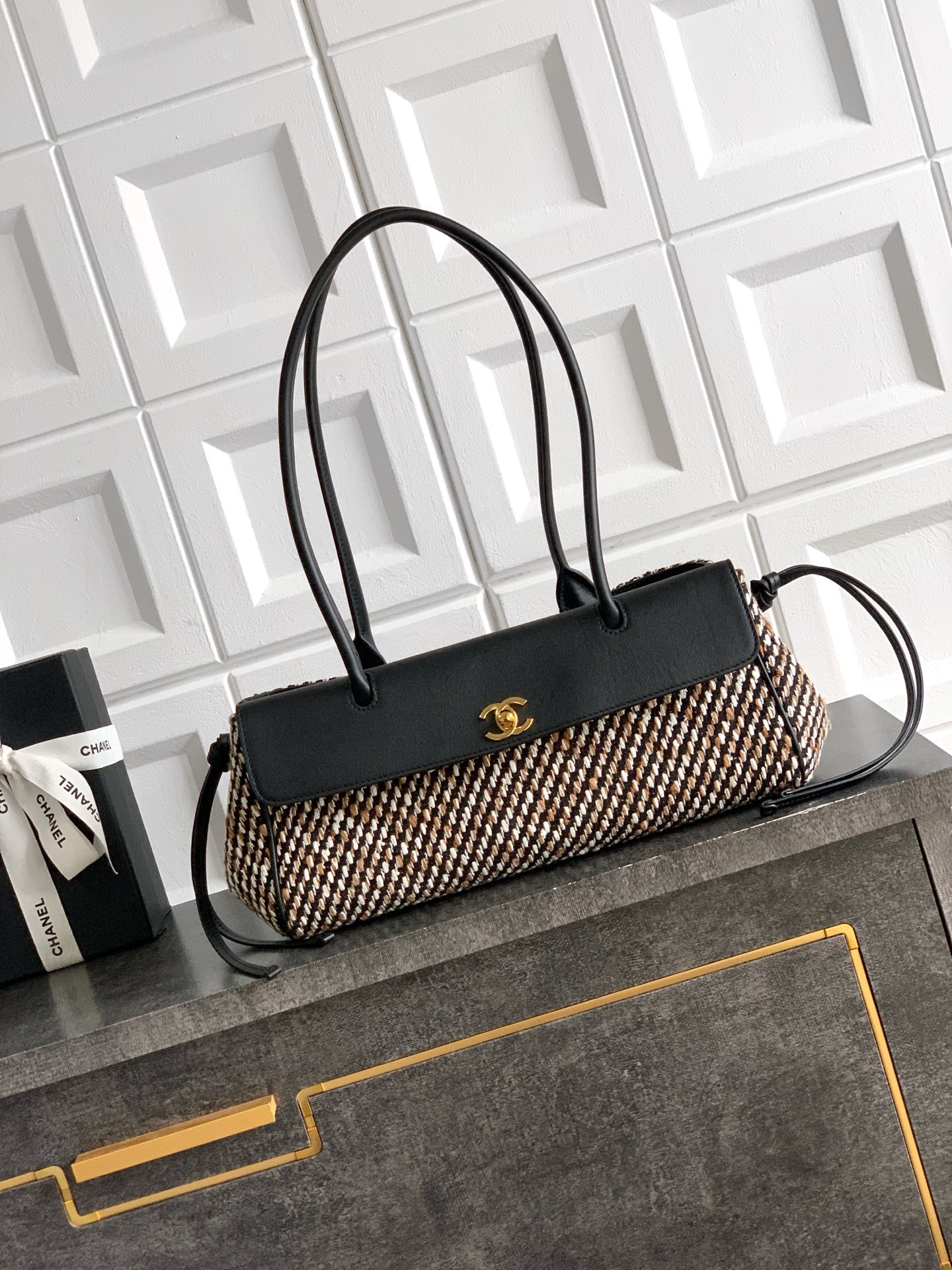 Ch**el small tote as6288 15x31x12cm