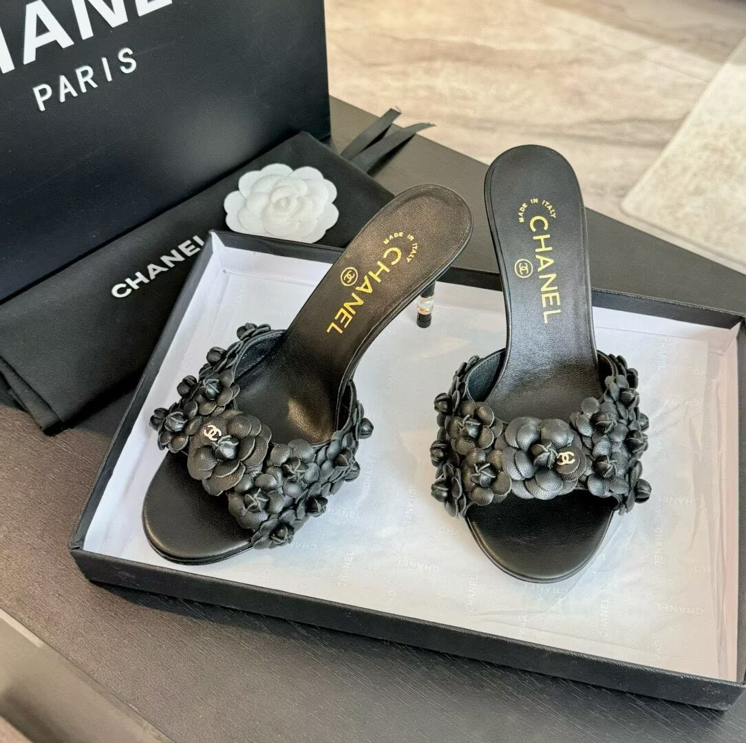 ua Ch**el heels
