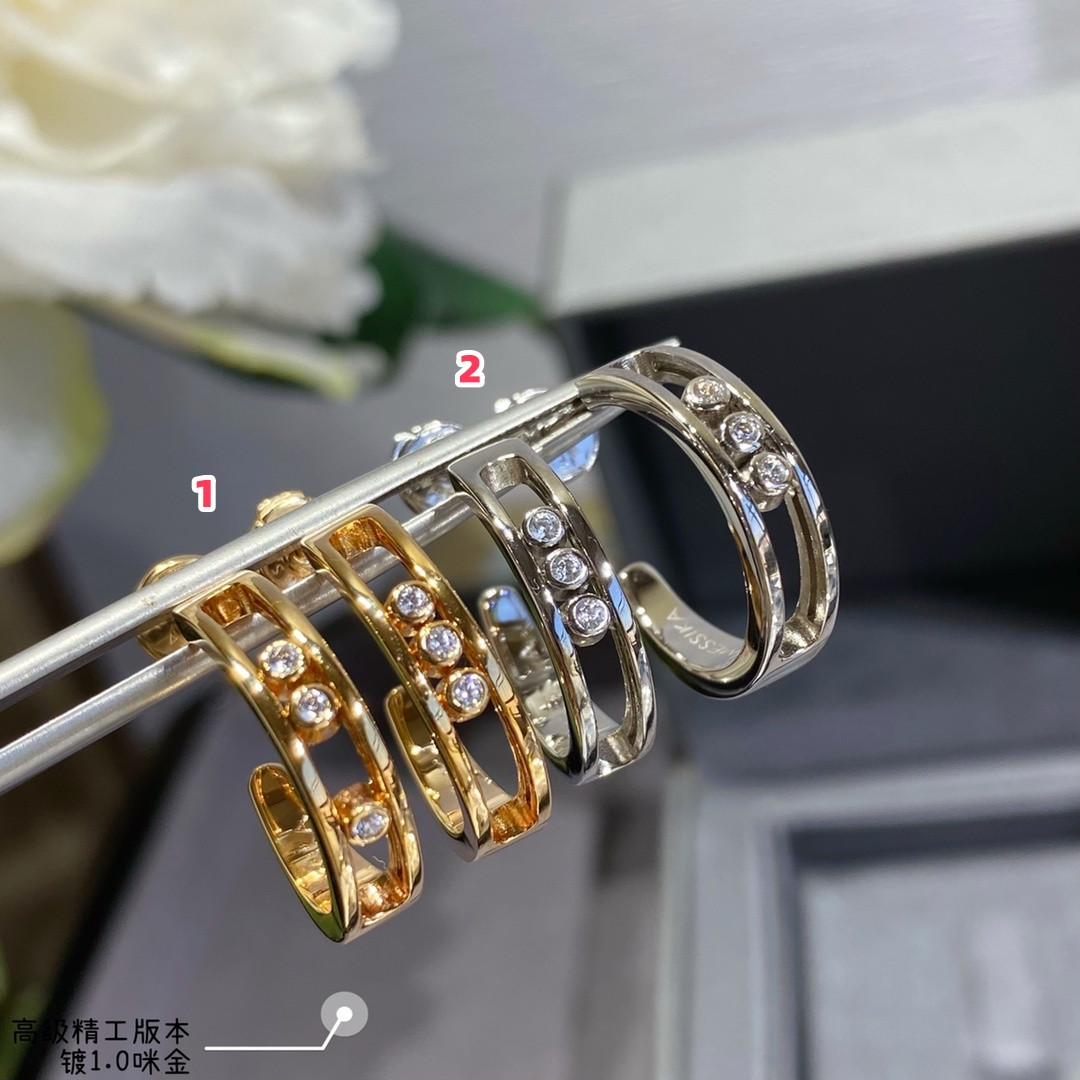 Mes1kaa polished moving earrings