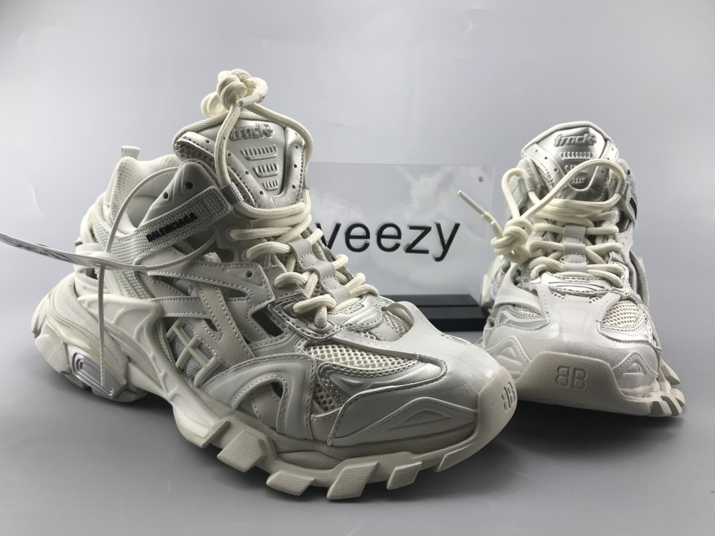 UA TRACK.2 TRAINERS IN WHITE MESH AND NYLON
