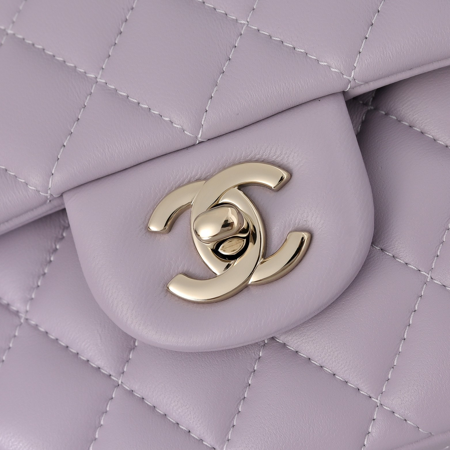 Ch**el classic flap handbag light purple with light gold hardware a01113 23x14.5x6cm