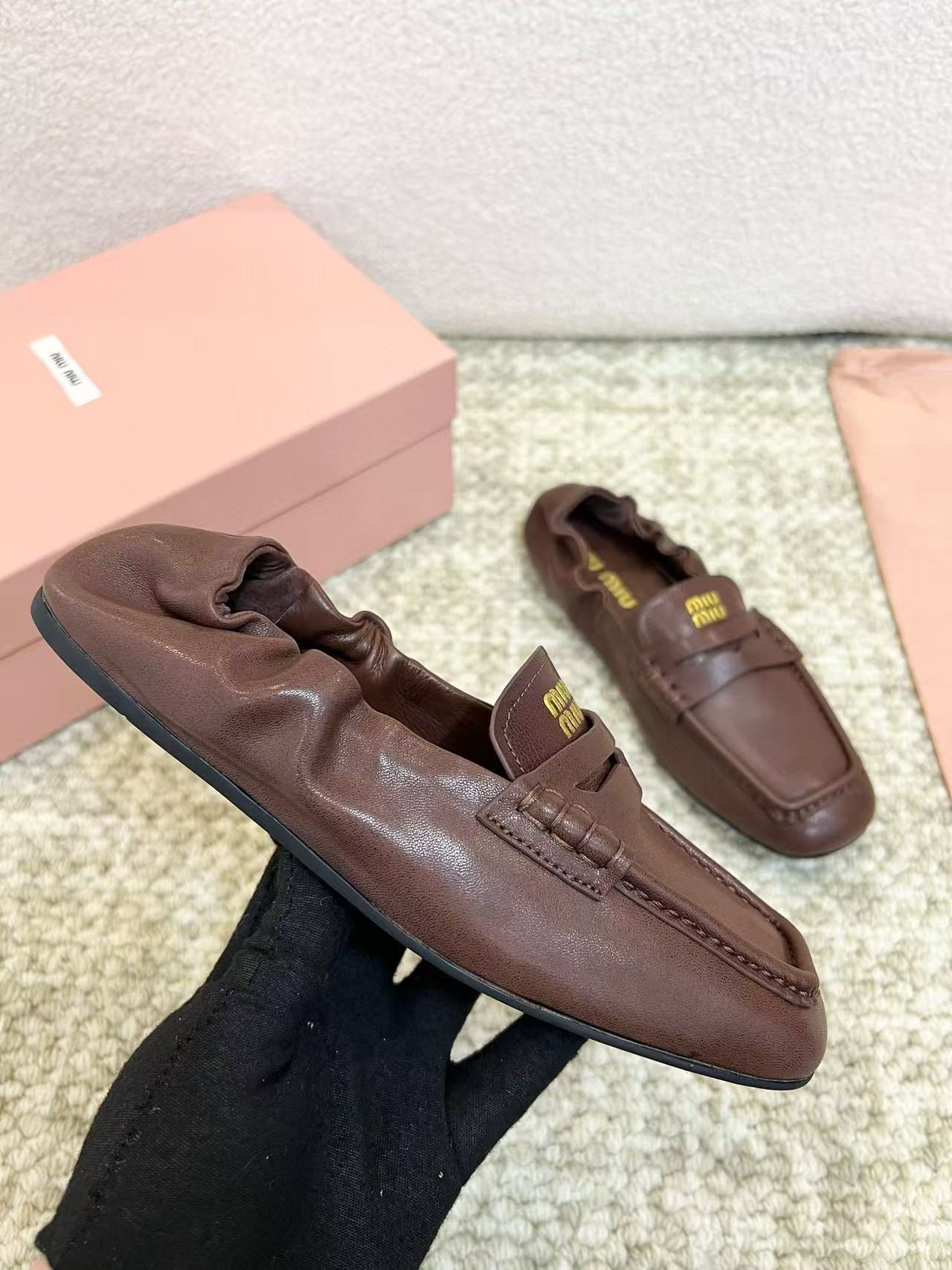 ua M1v M1v ruches nappa leather loafers