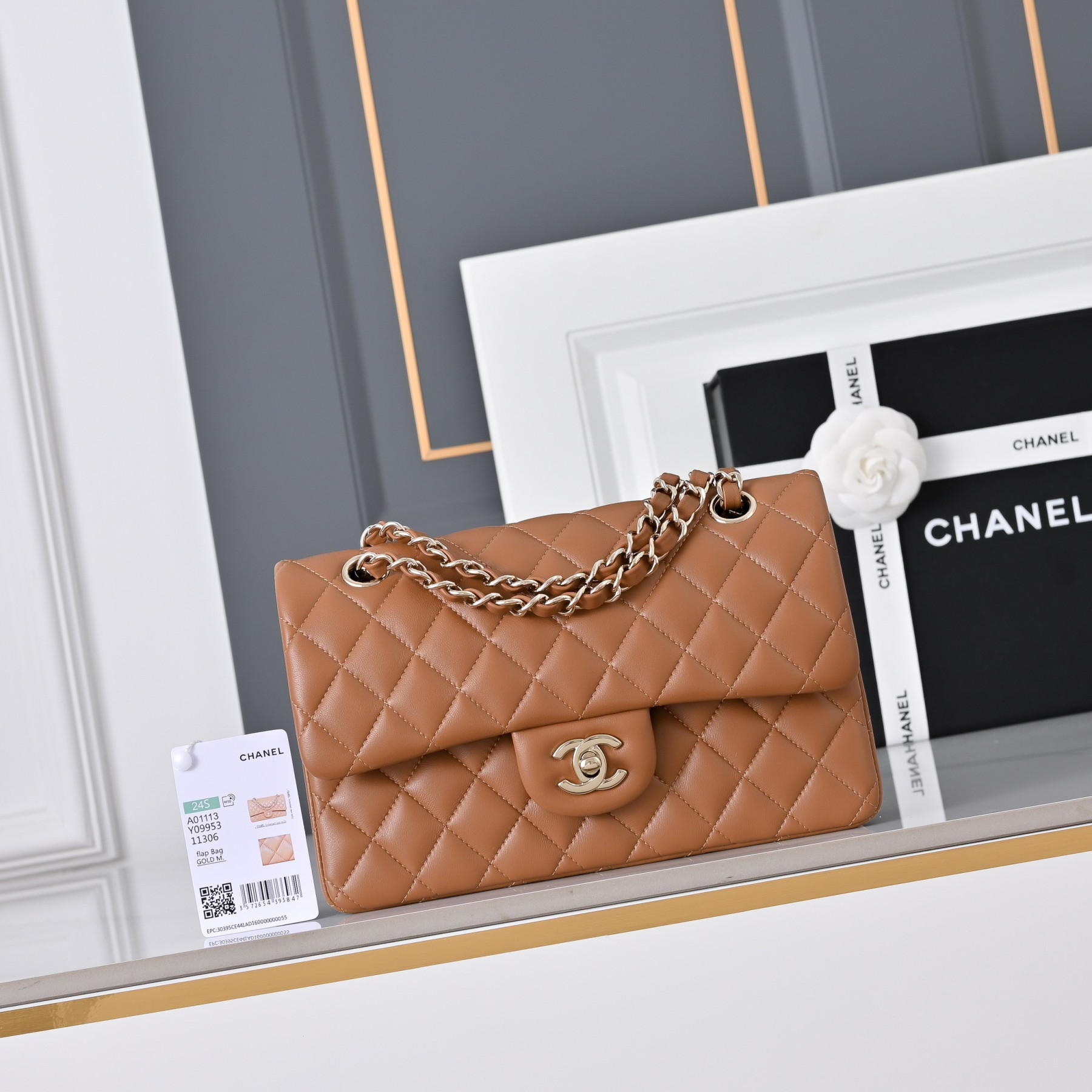 Ch**el classic flap handbag caramel with light gold hardware a01113 23x14.5x6cm