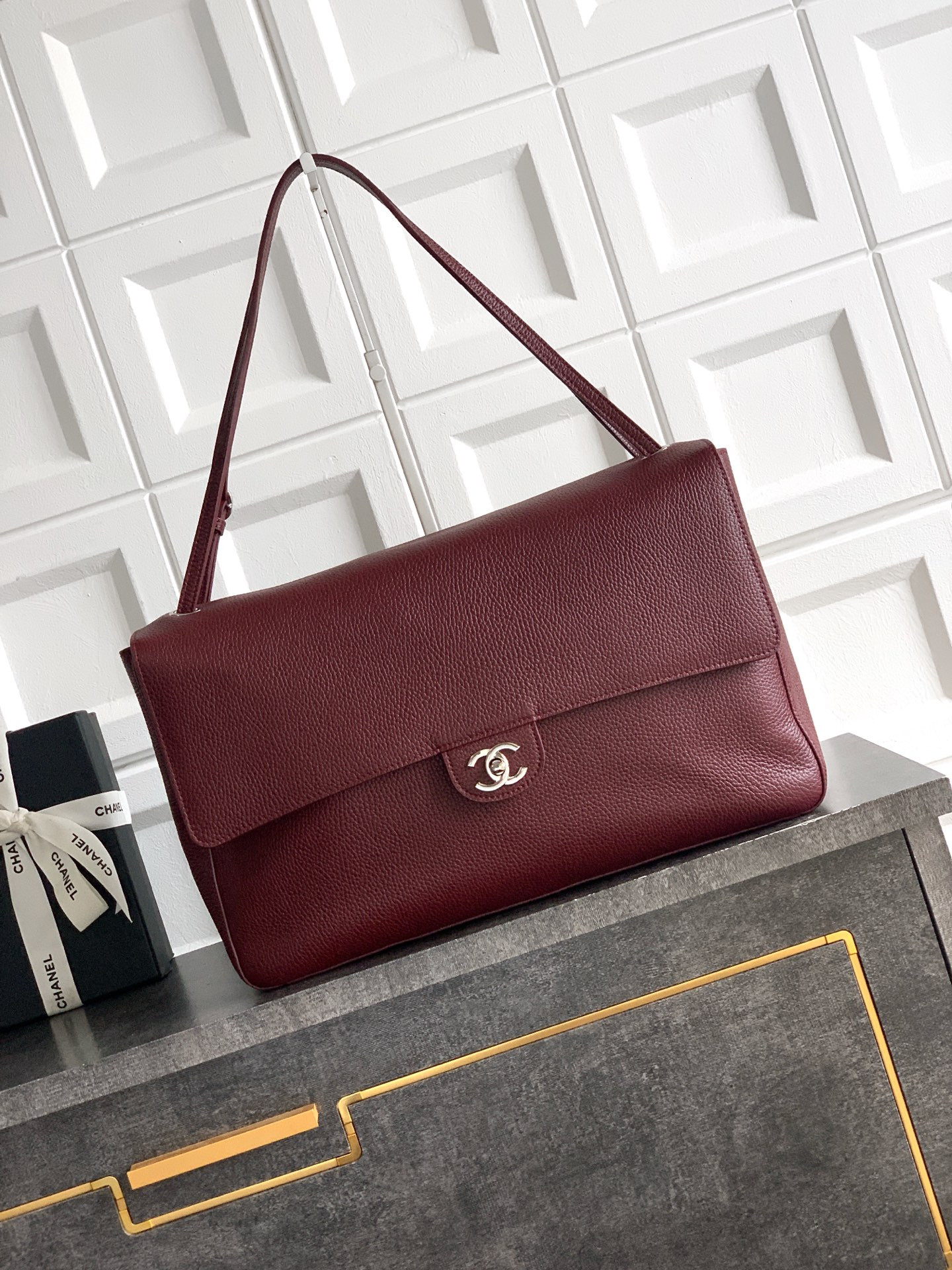 Ch**el maxi flap bag silver hardware as6233 26x38.5x11cm