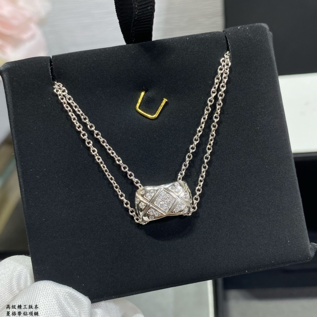 Ch**el Carved D1am0nd with D1am0nd Necklace