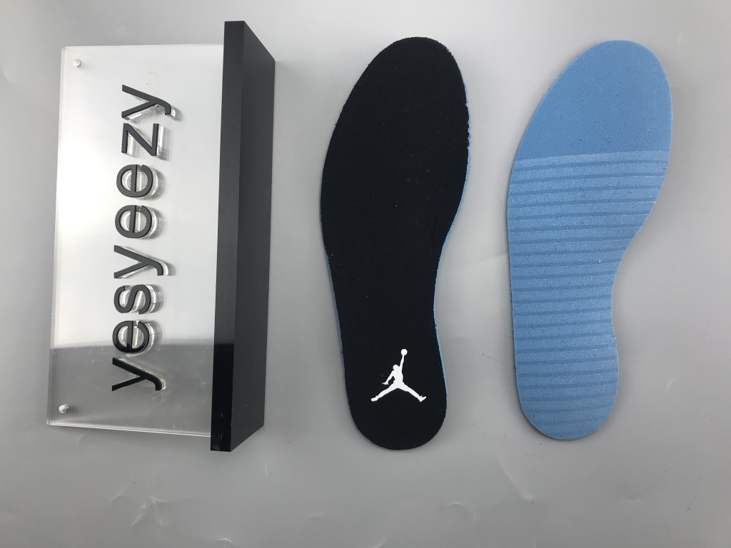 UA AIR JORDAN WMNS AIR JORDAN 4 RETRO "MUSHROOM"