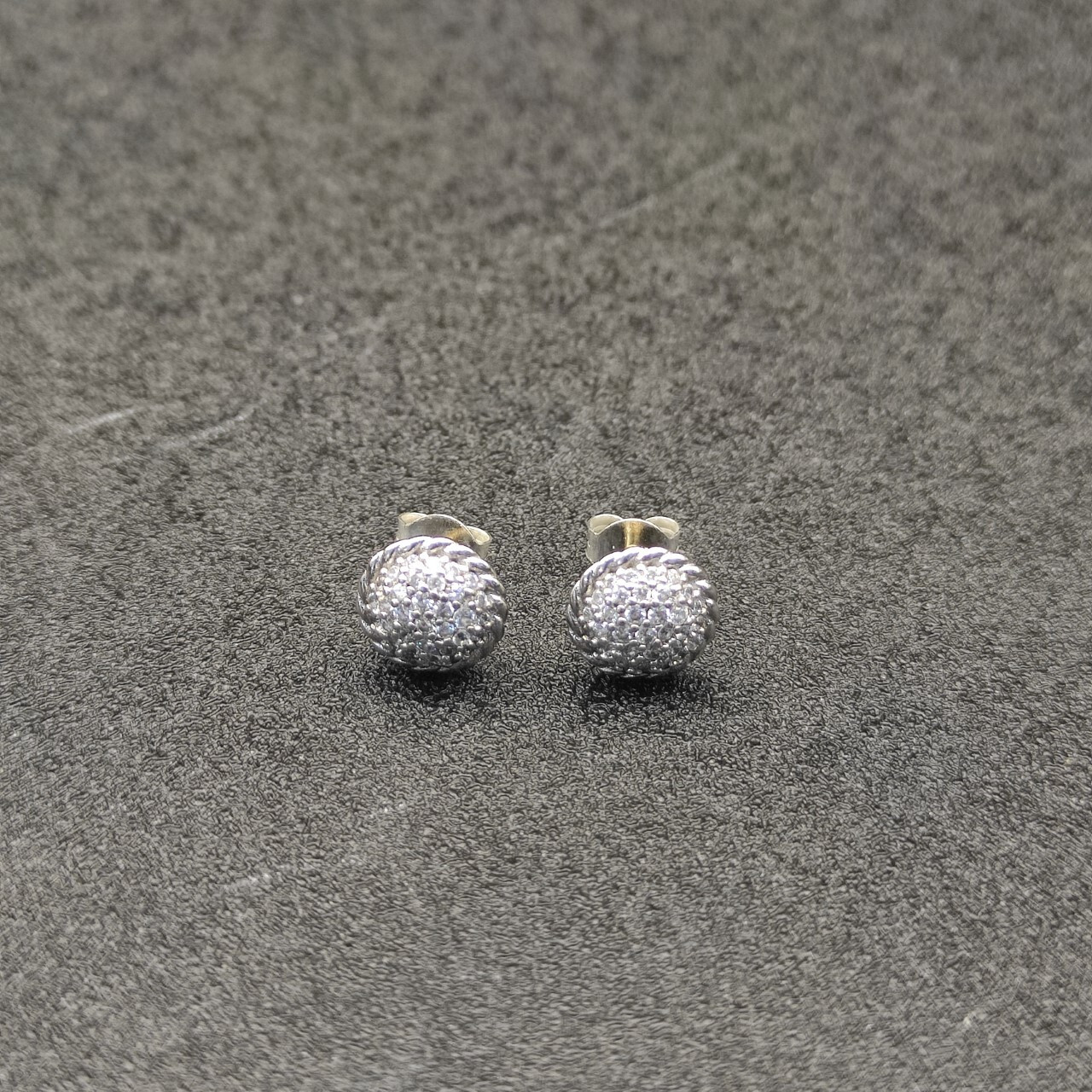 dau1d Yvrm*n 8.6mm round full d1am0nd earrings