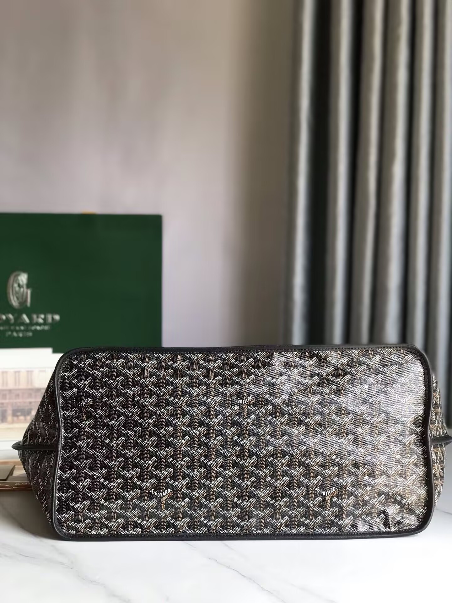 G09ard anjou gm bag 39x32x19cm