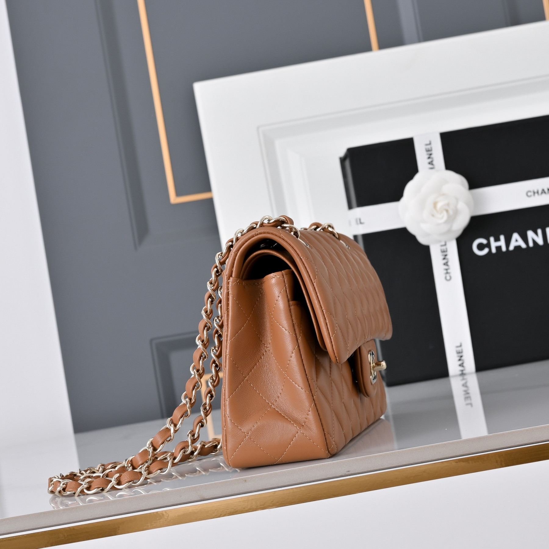 Ch**el classic flap handbag caramel with light gold hardware a01113 23x14.5x6cm