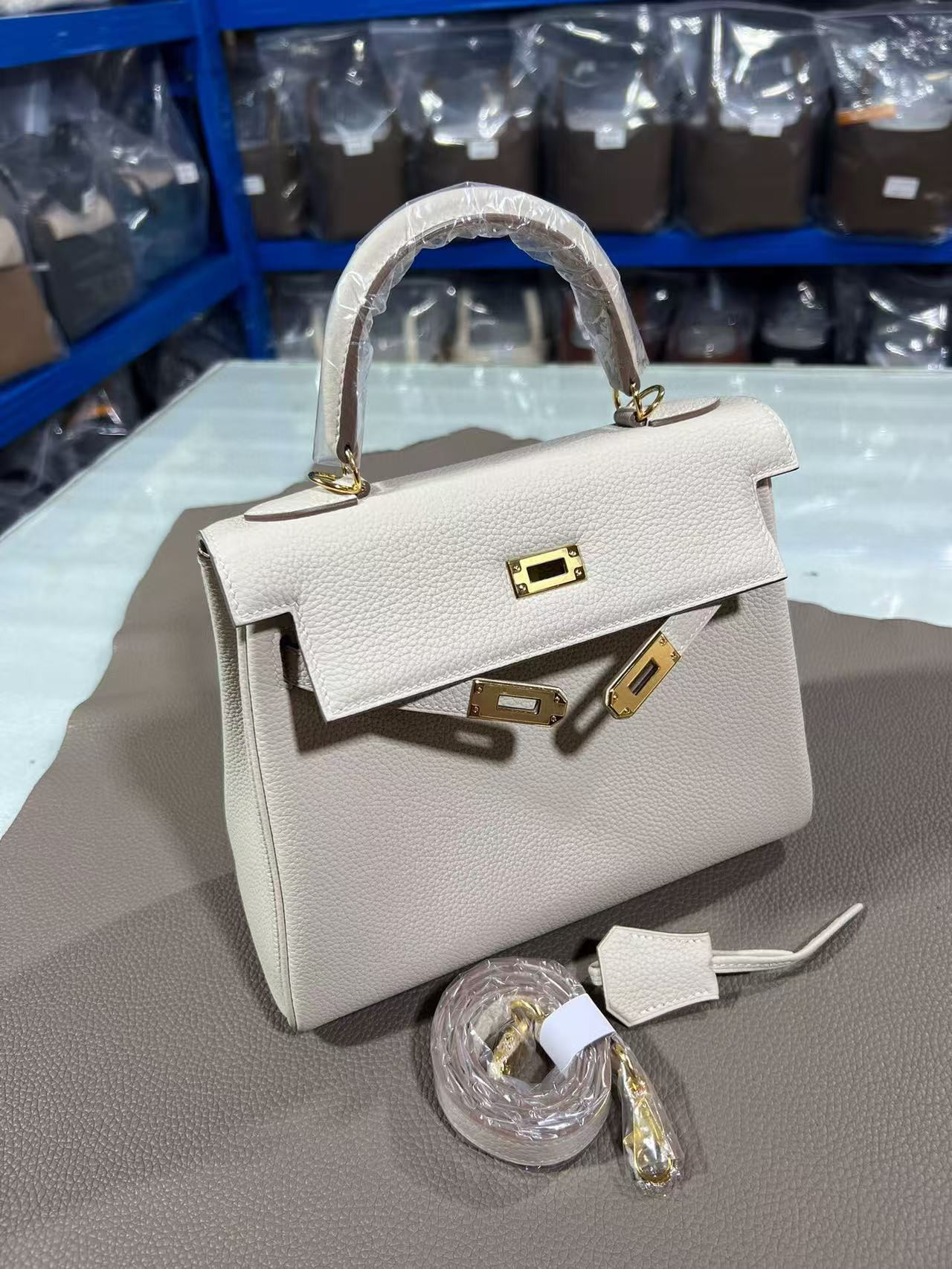 H**me5 Kelly gold-tone Hardware 25 28