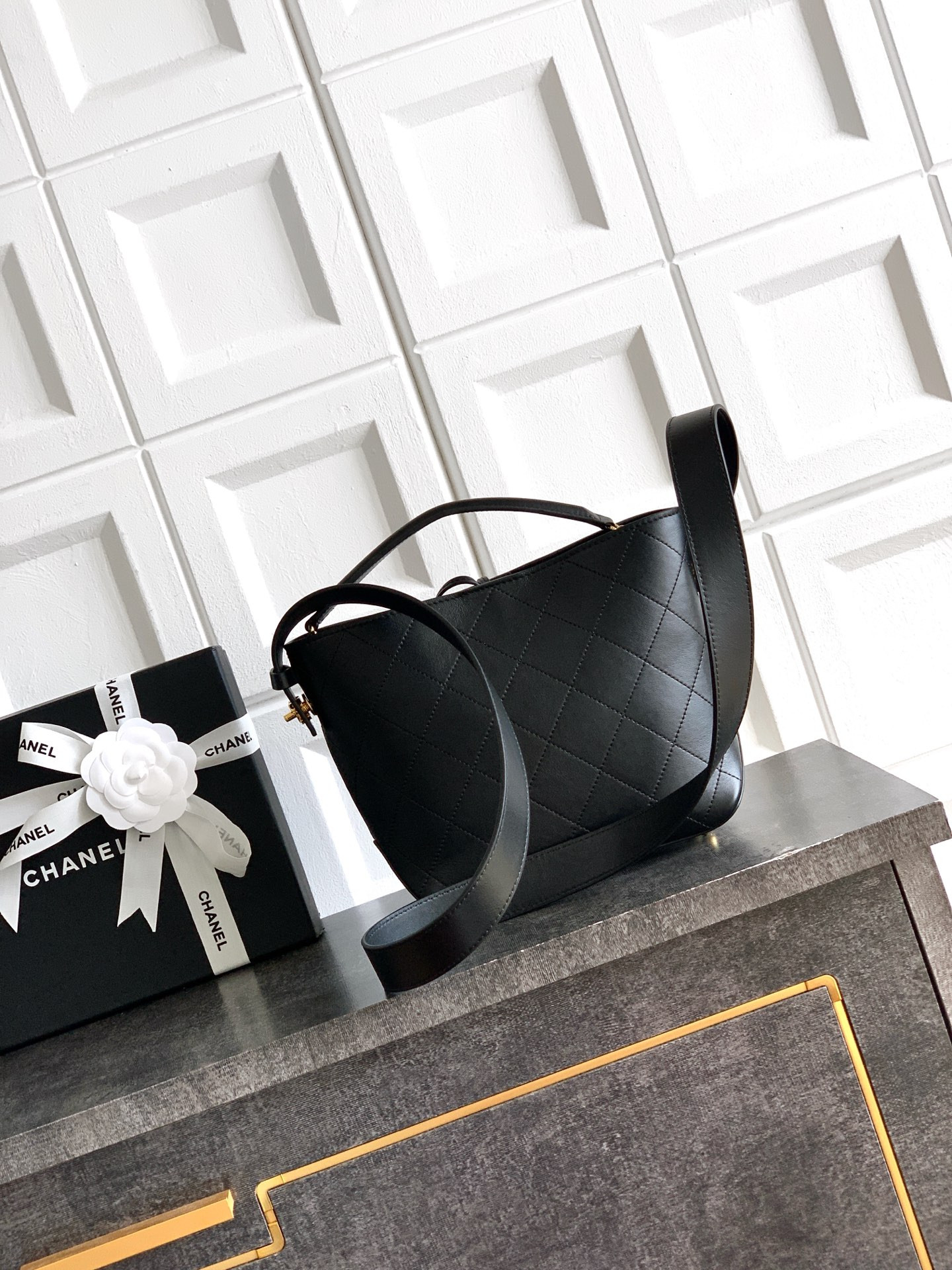 Ch**el bucket bag 20x11x18cm