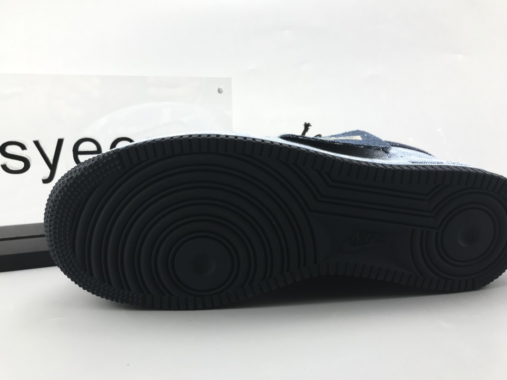 ua nike levi