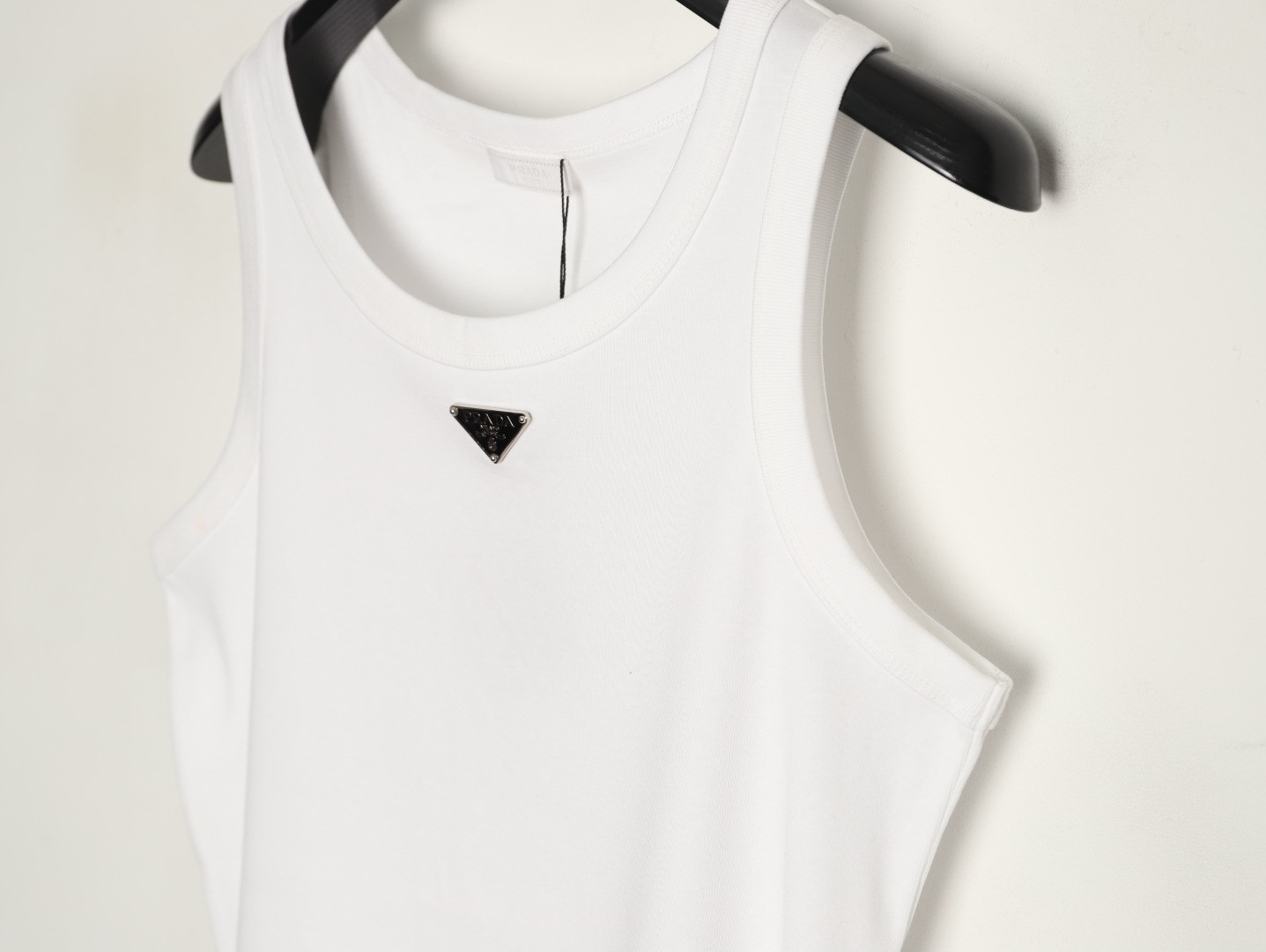 Pra*a vest
