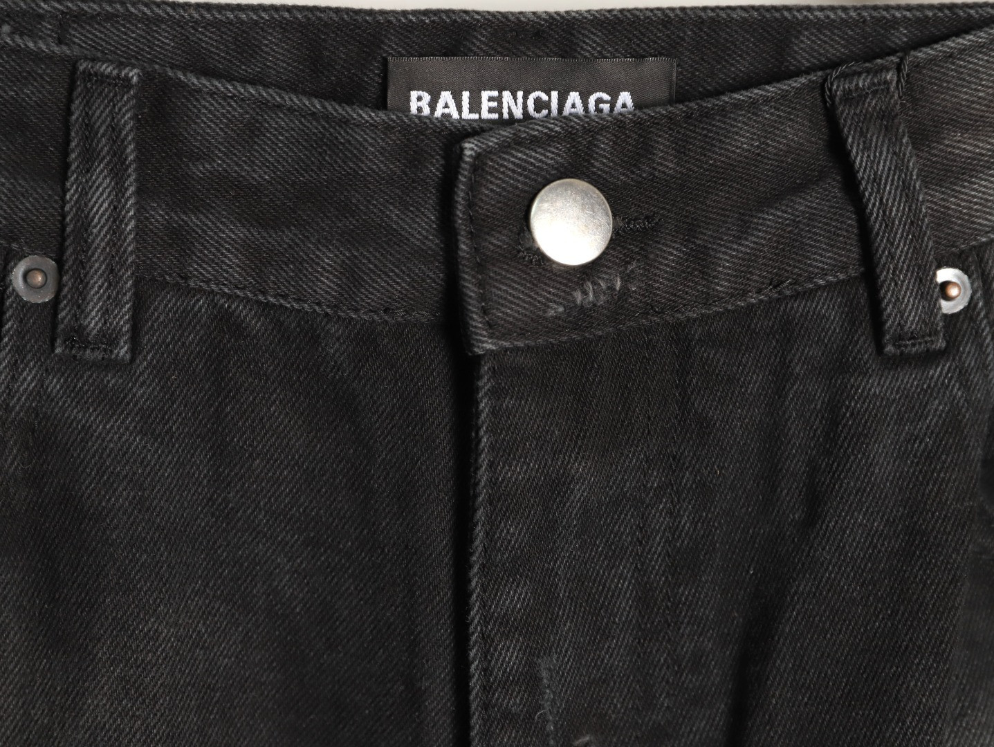 Ba1en*iaga jeans