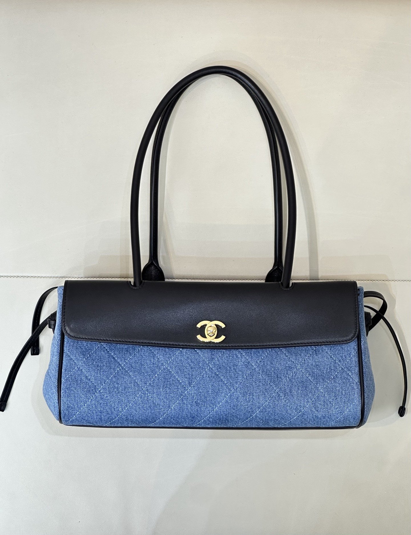 Ch**el small tote as6288 15x31x12cm