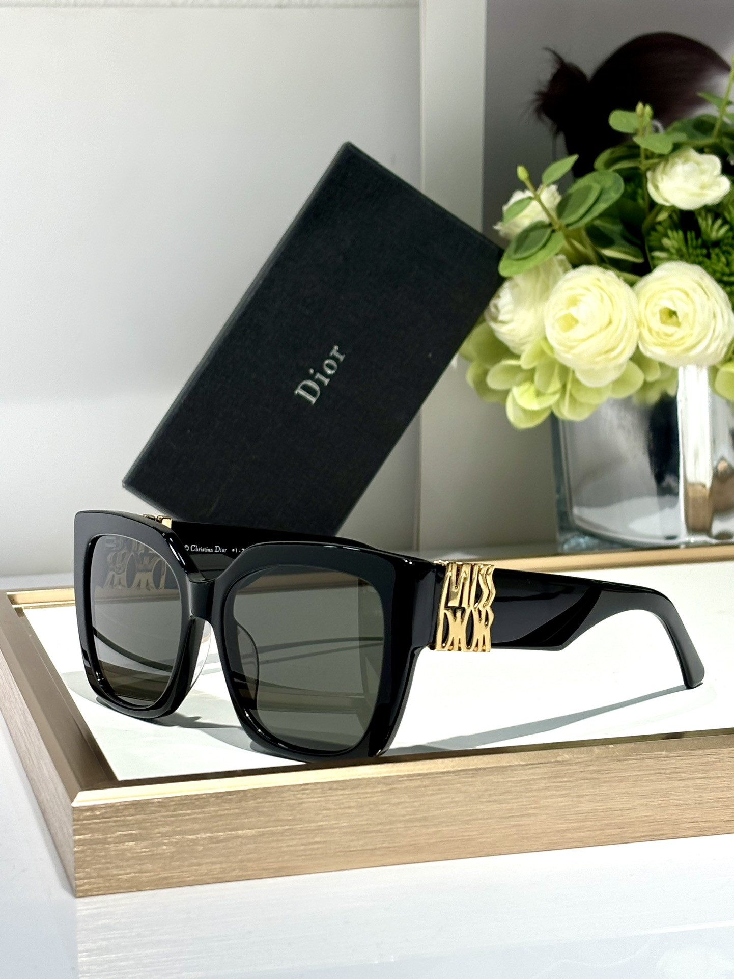 D10r Glasses