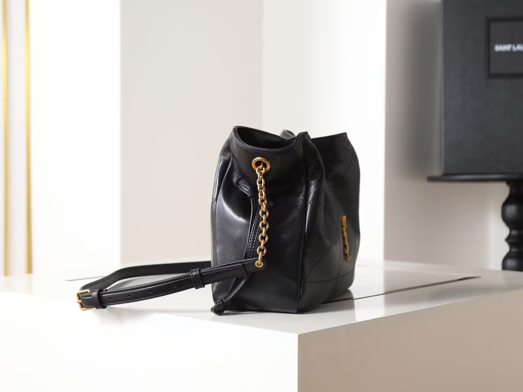 Y51 jamie 4.3 pochon quilted leather shoulder bag 26x18x11cm