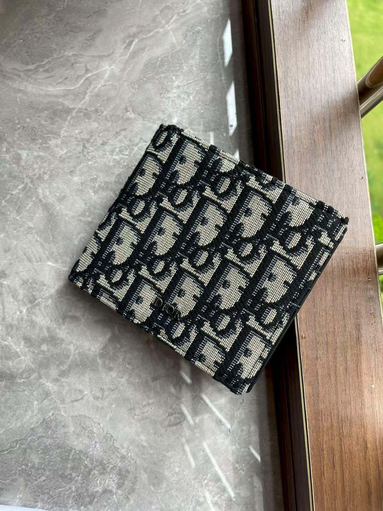 D10r Wallet Card Holder