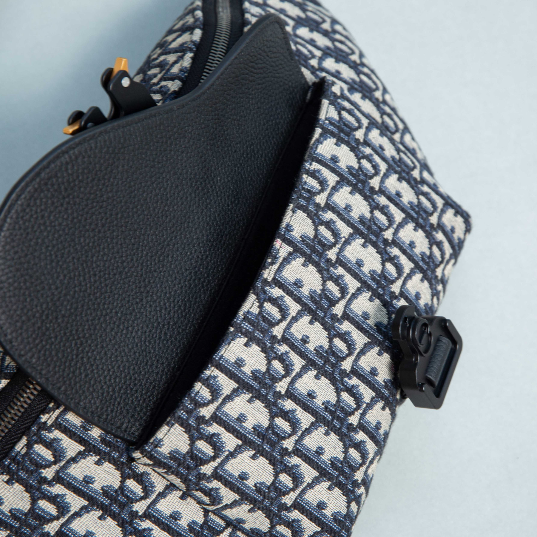 D10r saddle belt bag 39x17x10.5cm