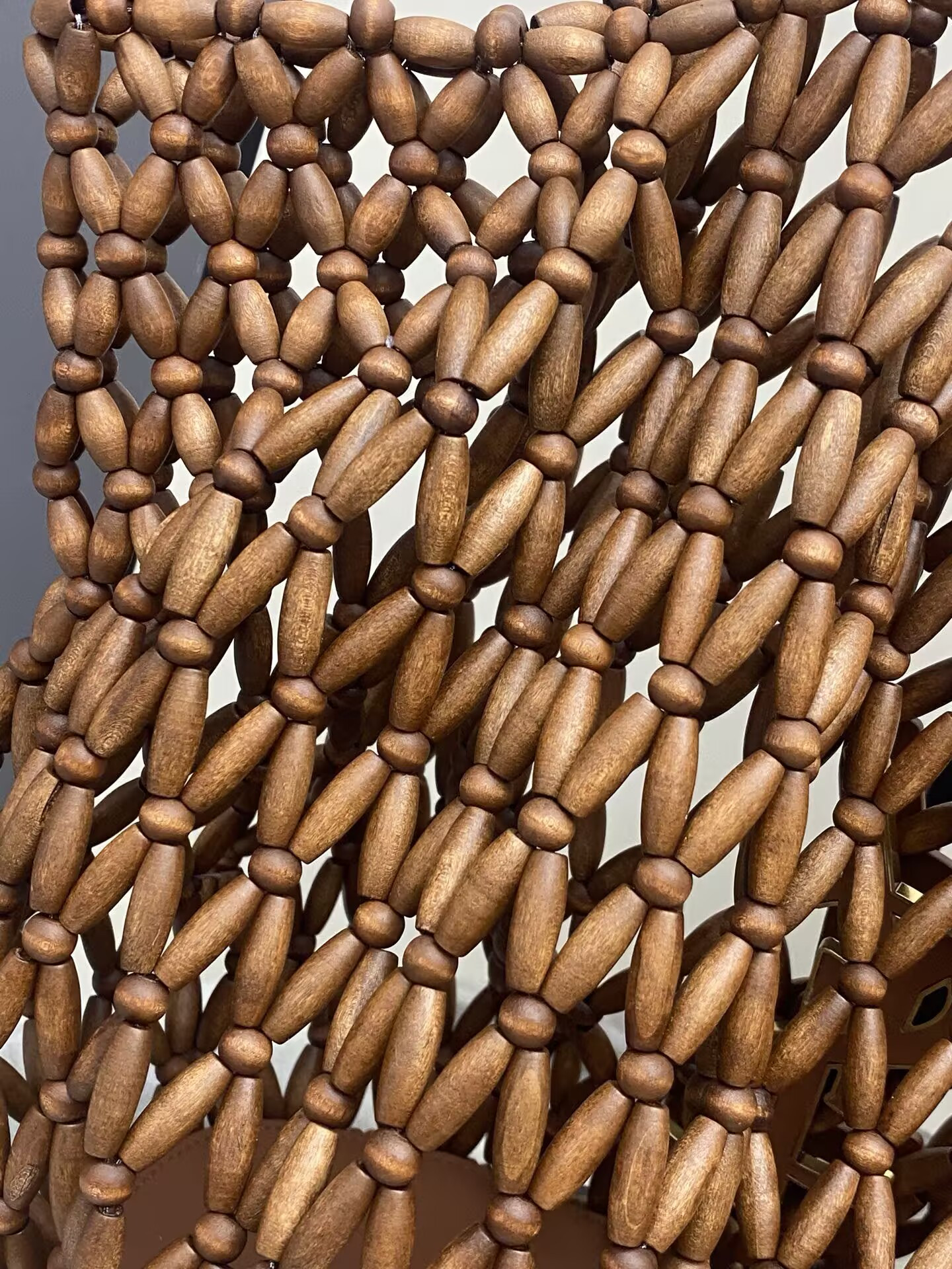Y51 icare medium in wood beads 31-46x28x16cm