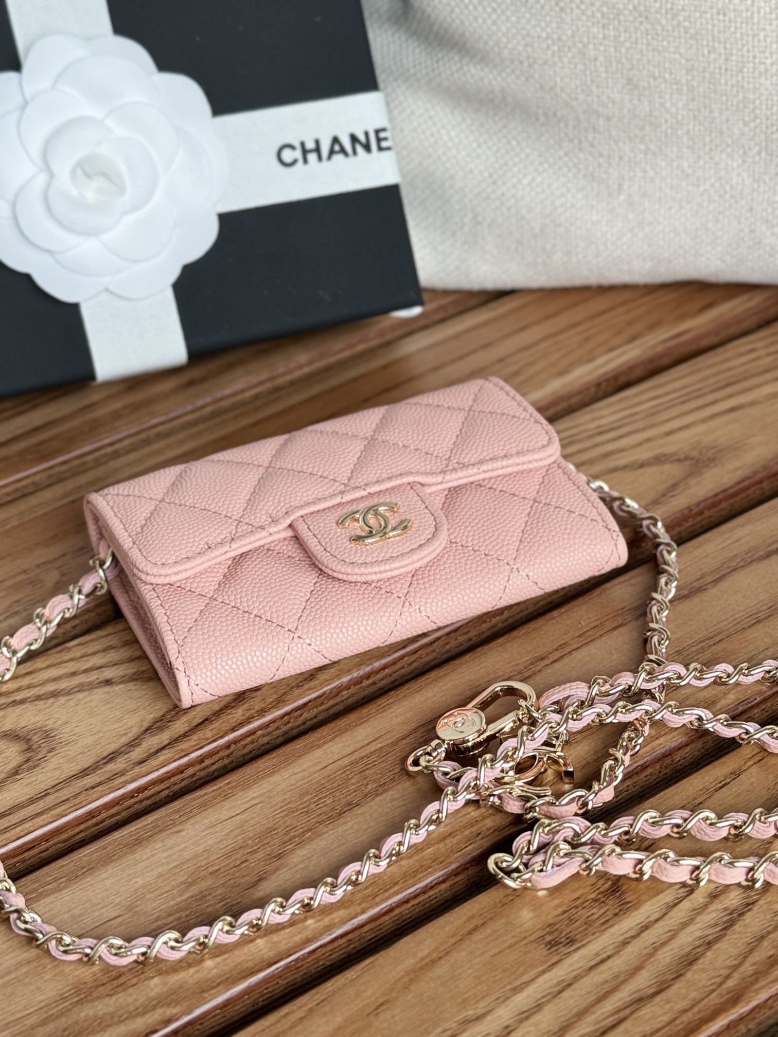Ch**el wallet on chain 11x7.5x2cm
