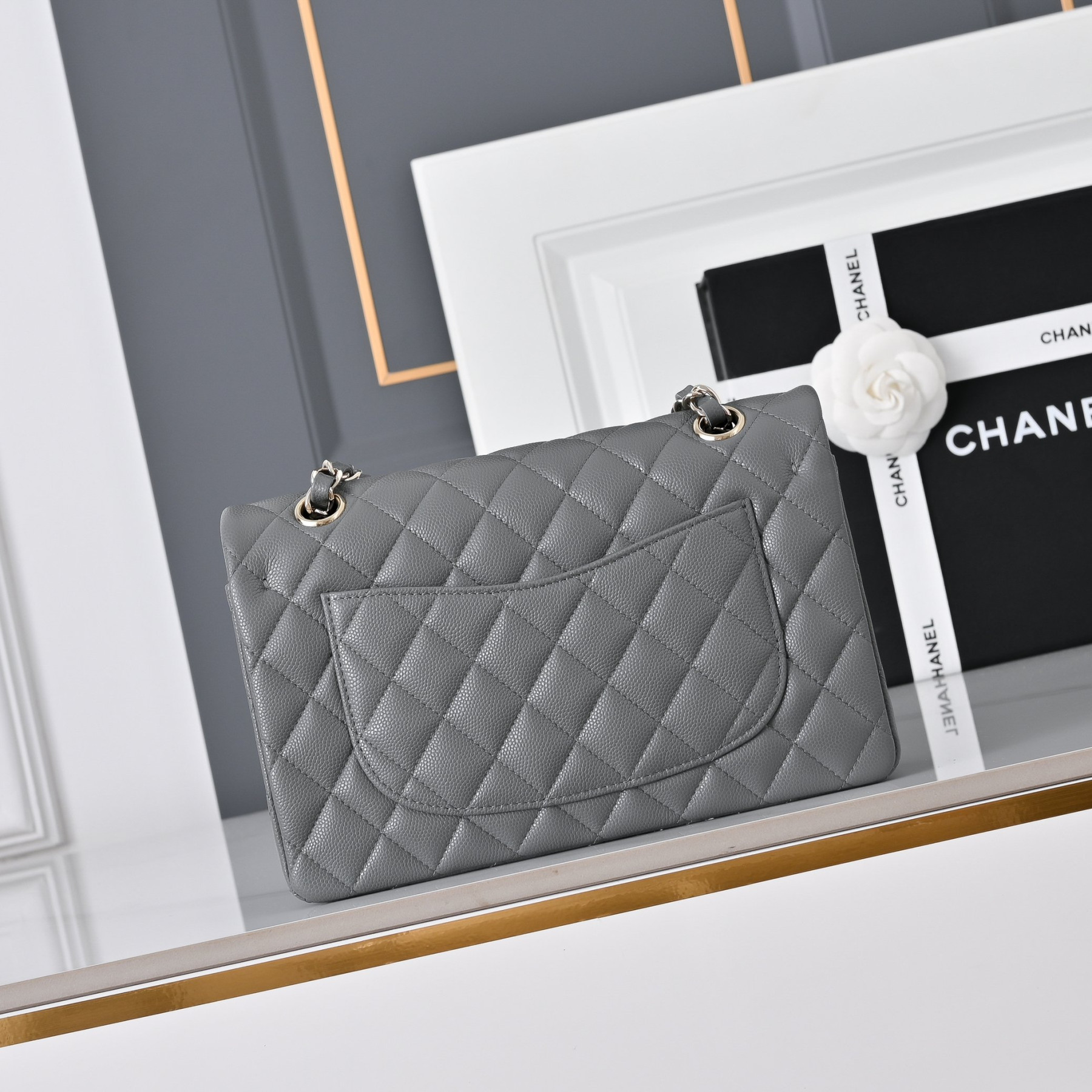 Ch**el classic flap handbag caviar leather and light gold-tone metal hardware a01113 23x14.5x6cm