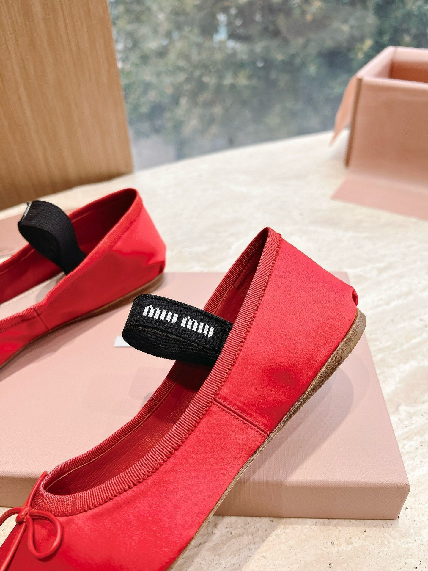 ua M1v M1v satin ballerinas