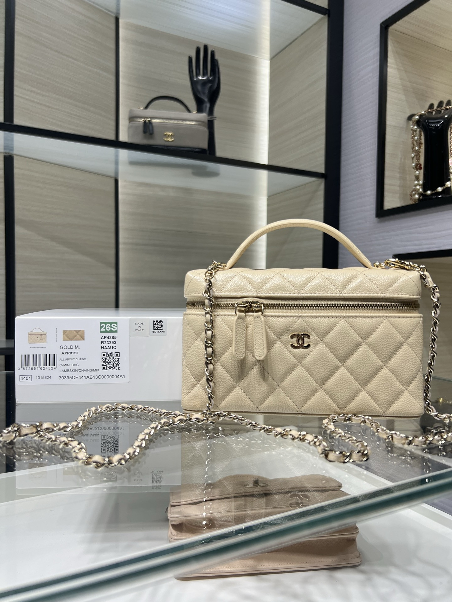 Ch**el classic vanity with chain handbag ap4385 17x19.5x5cm