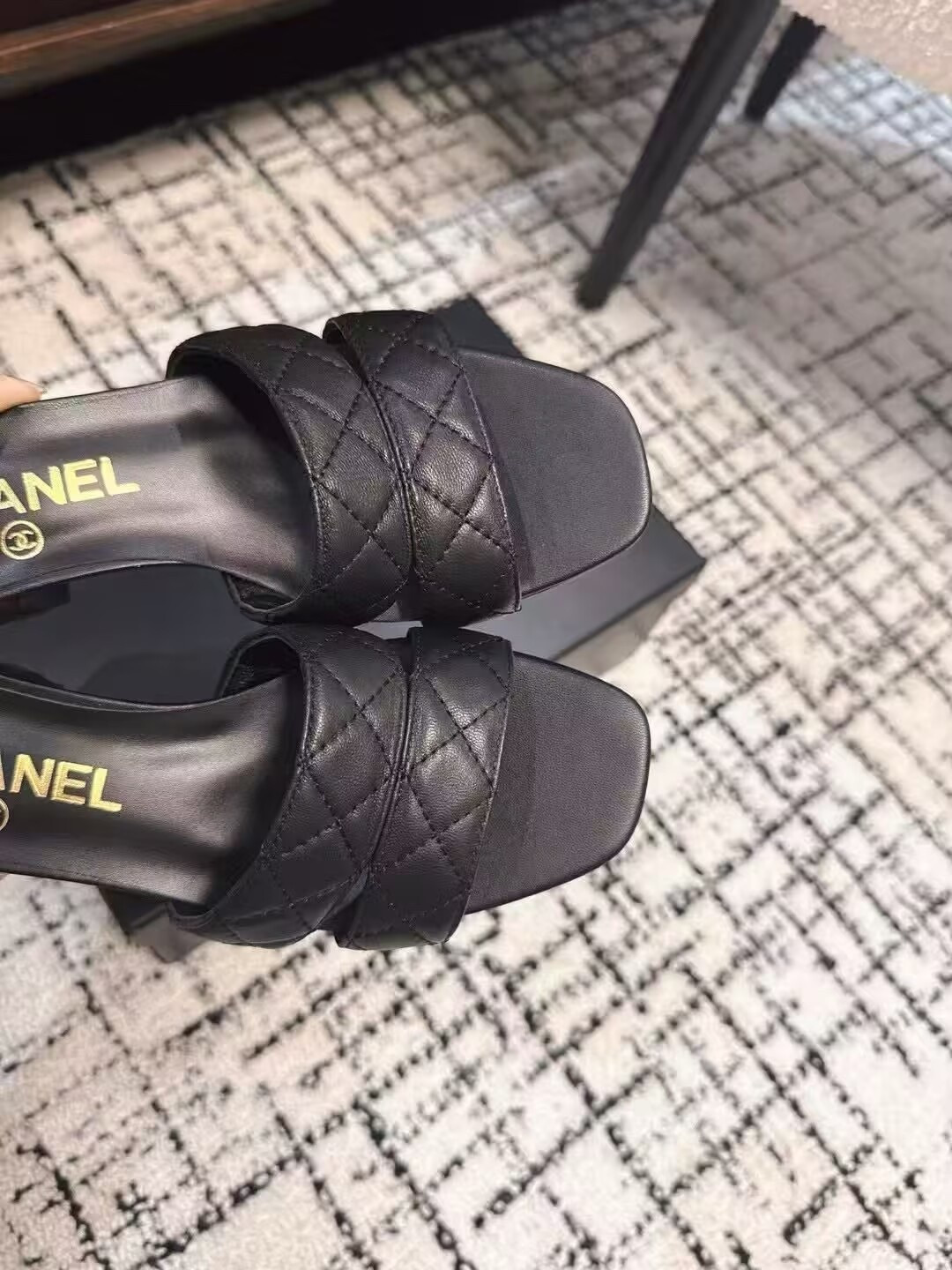 UA Ch**el mules
