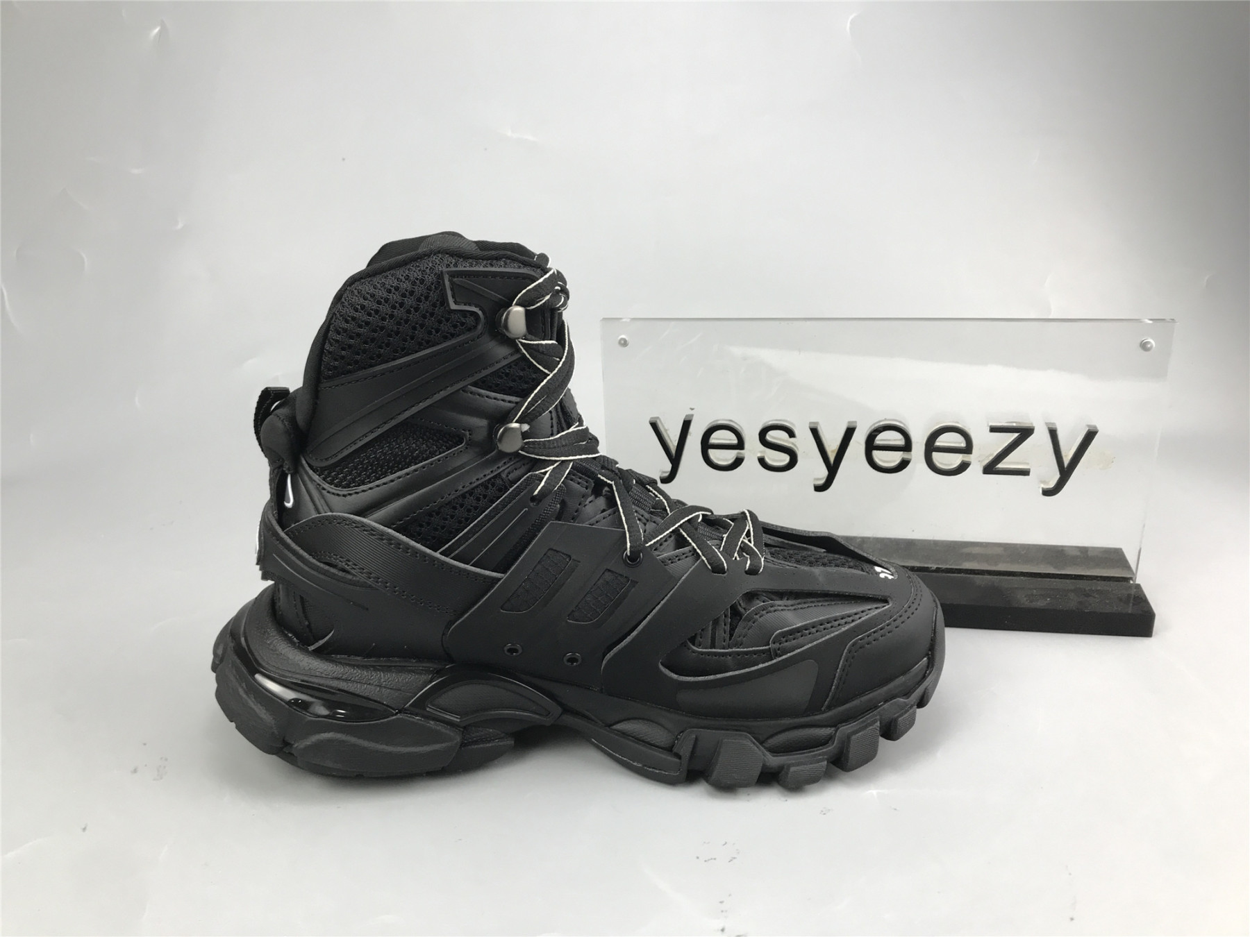 UA TRACK HIKE BLACK