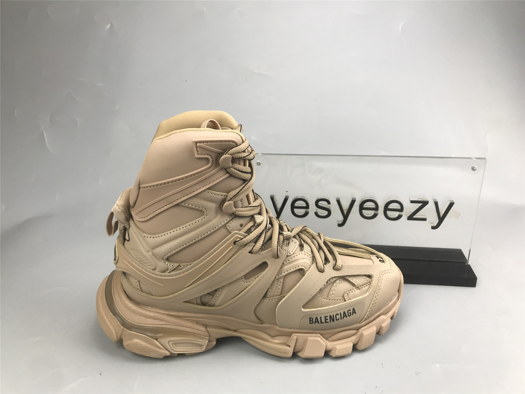 UA TRACK HIKE COFFEE BROWN