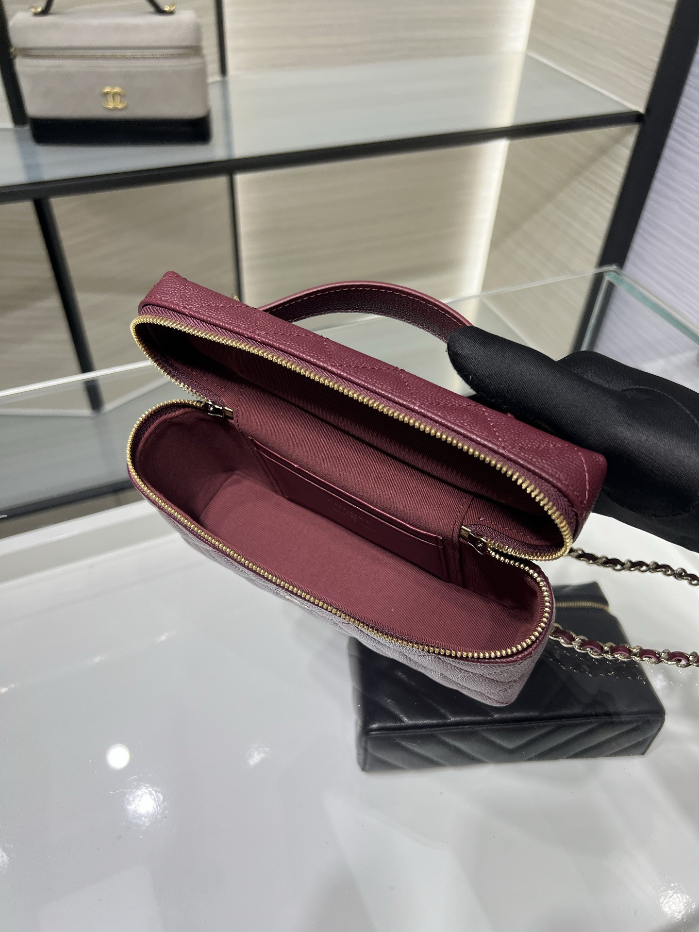 Ch**el classic vanity with chain handbag ap4385 17x19.5x5cm