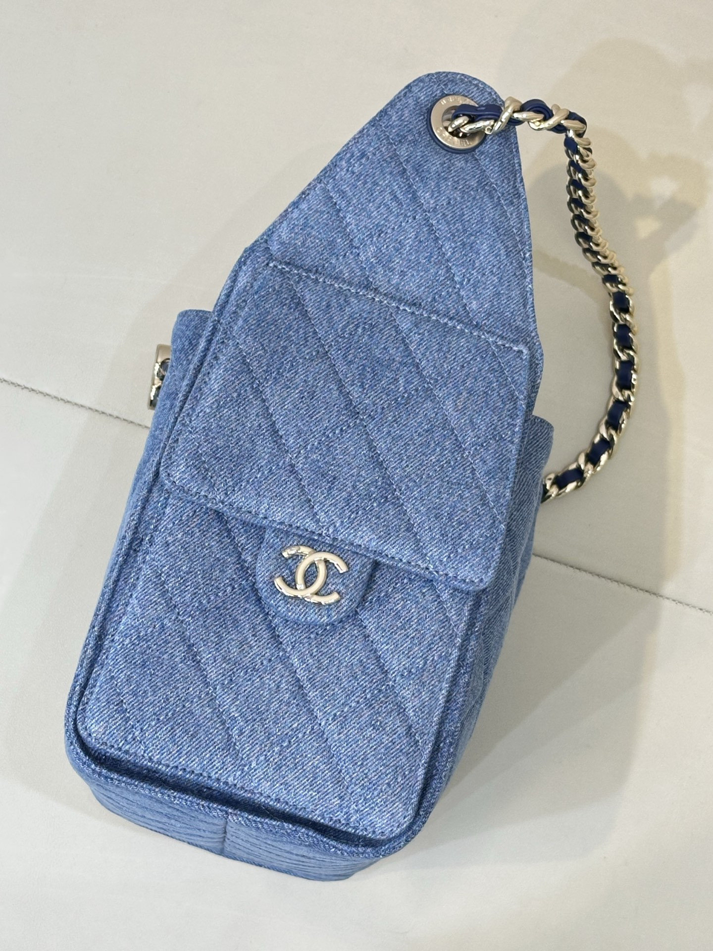 Ch**el 25c bucket bag 26x30x14cm
