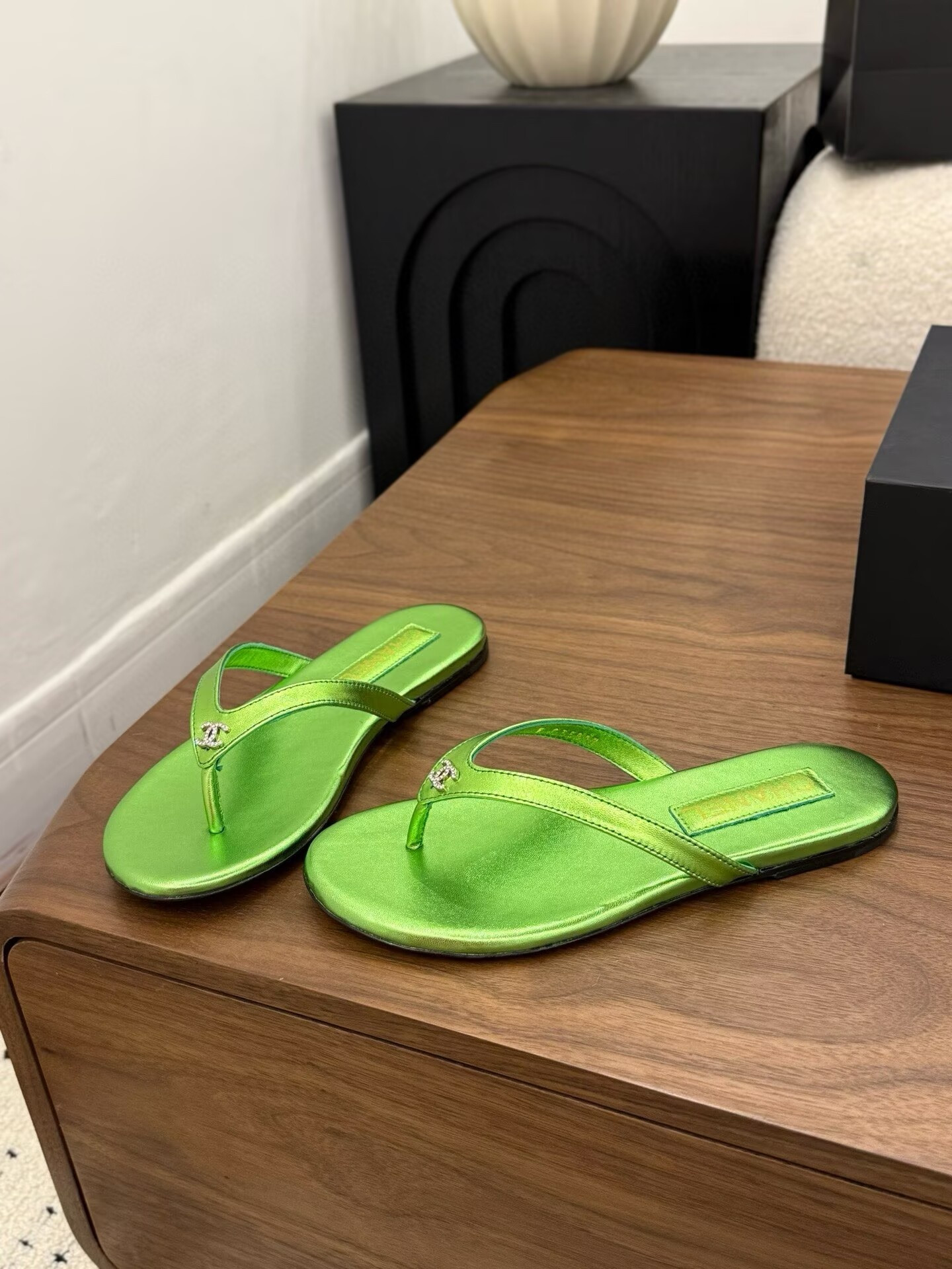 ua Ch**el slides