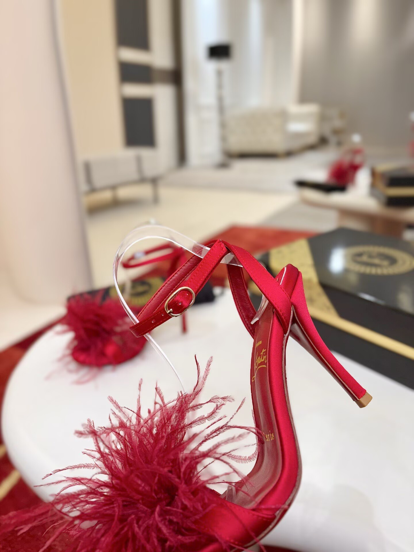 ua Chr1st1an louboutin patapompom sandals