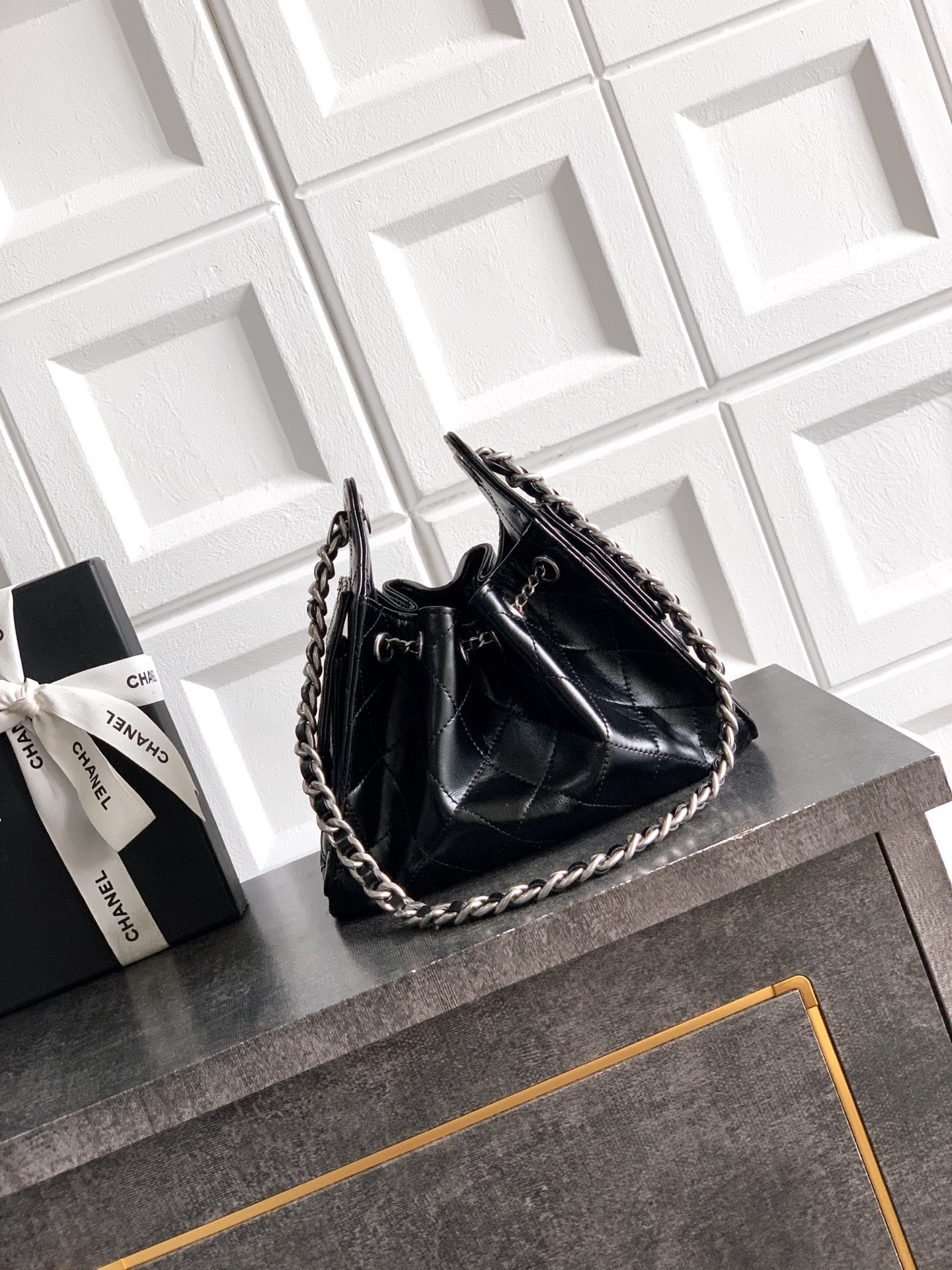 Ch**el 25c bucket bag oil wax leather 20x22x12.5cm