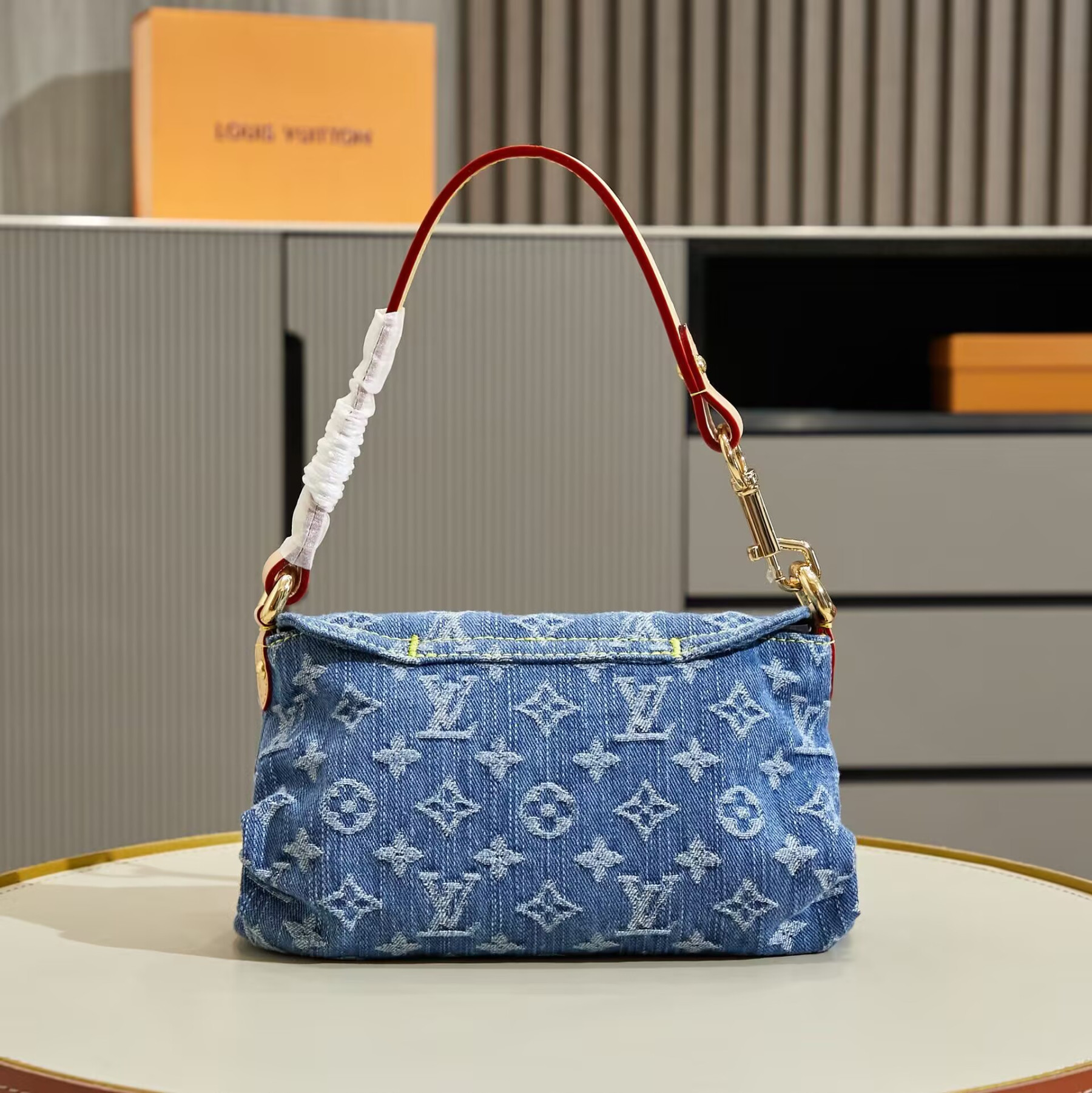 lv De*1m mini pleaty handbag m95050 26x15x9cm