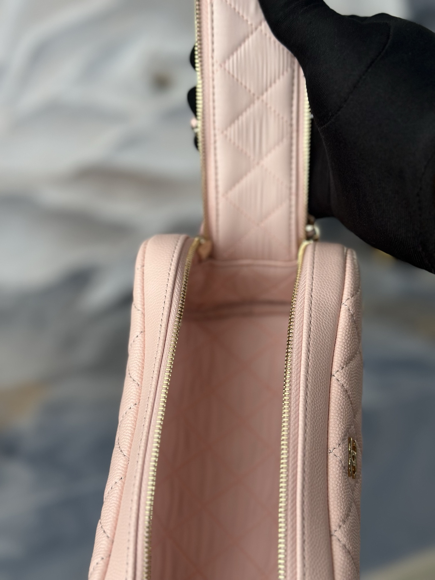 Ch**el pouch bag a31109 18x9x9cm