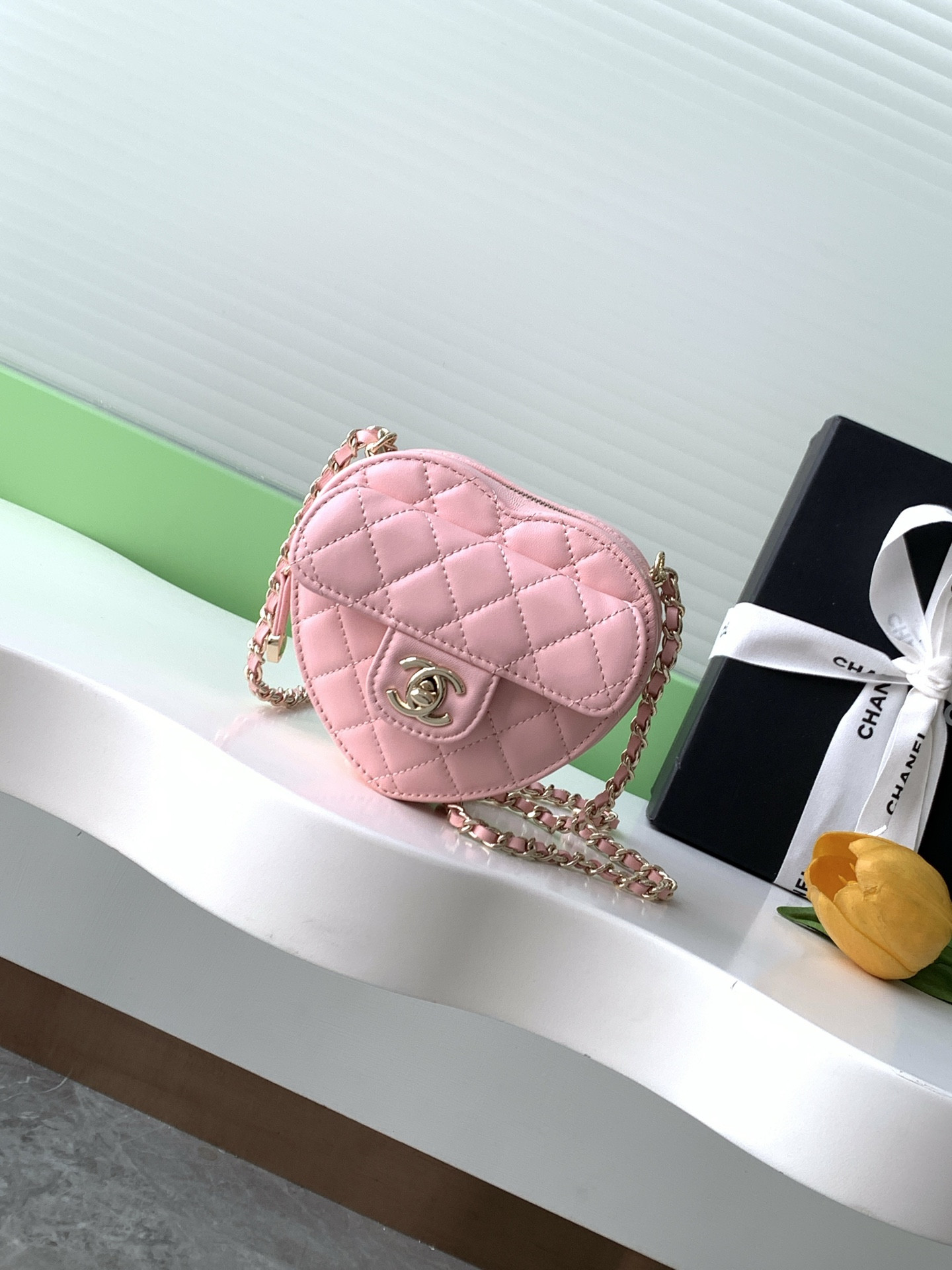 Ch**el mini 22s heart clutch with chain 12x13x5.5cm