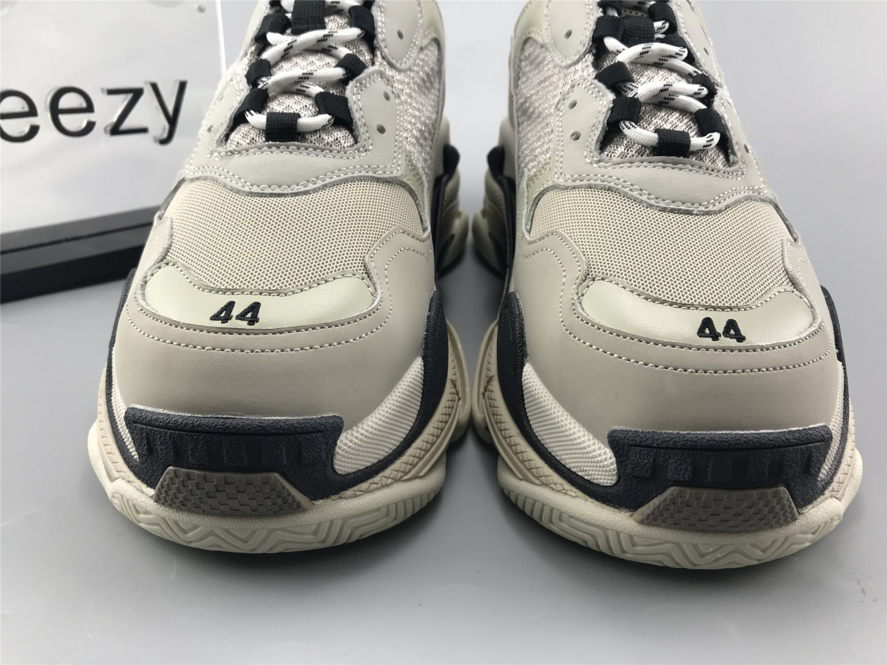 UA TRIPLE S VANILLE