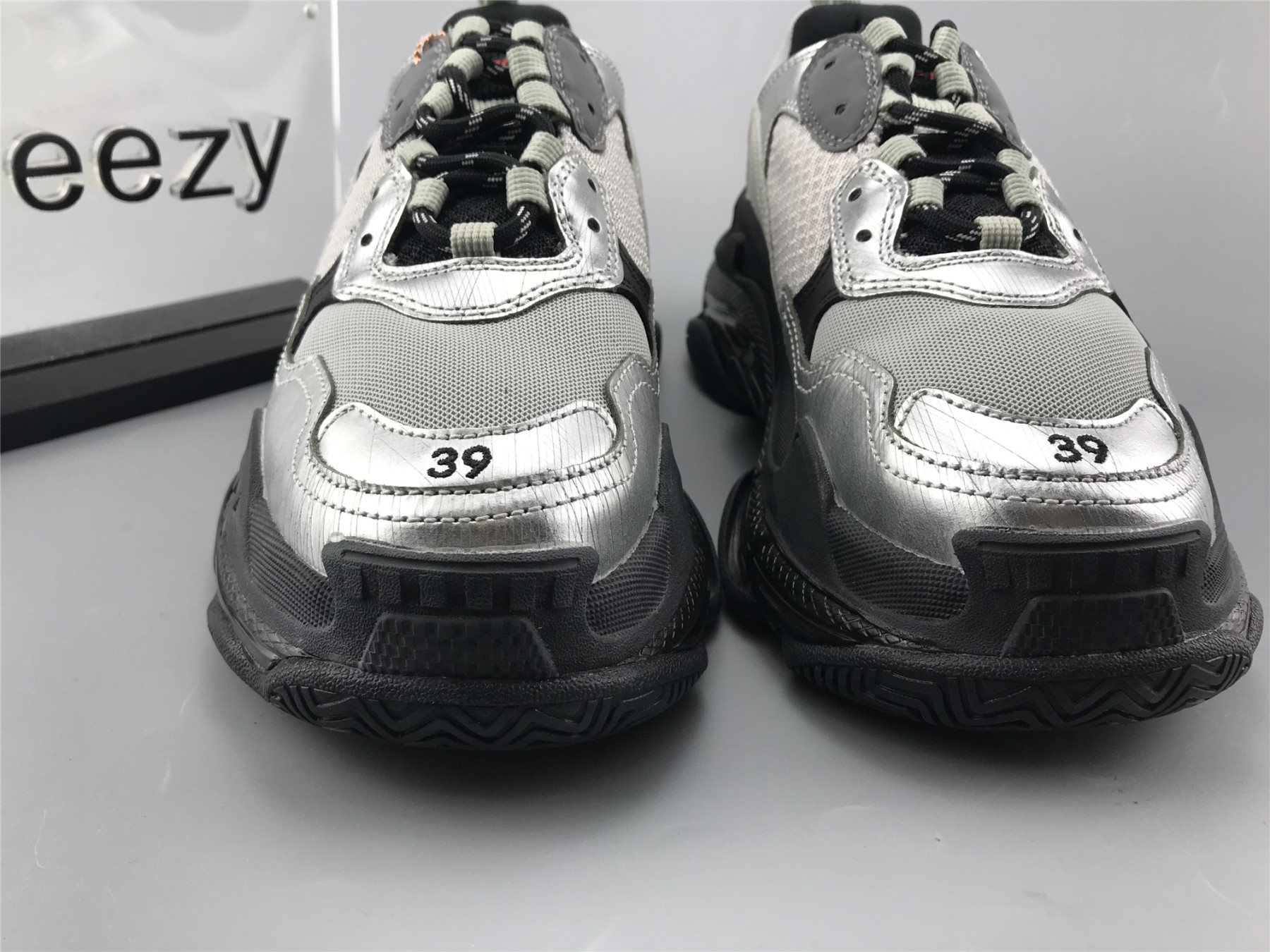 UA TRIPLE S SNEAKER BLACK AND SLIVER