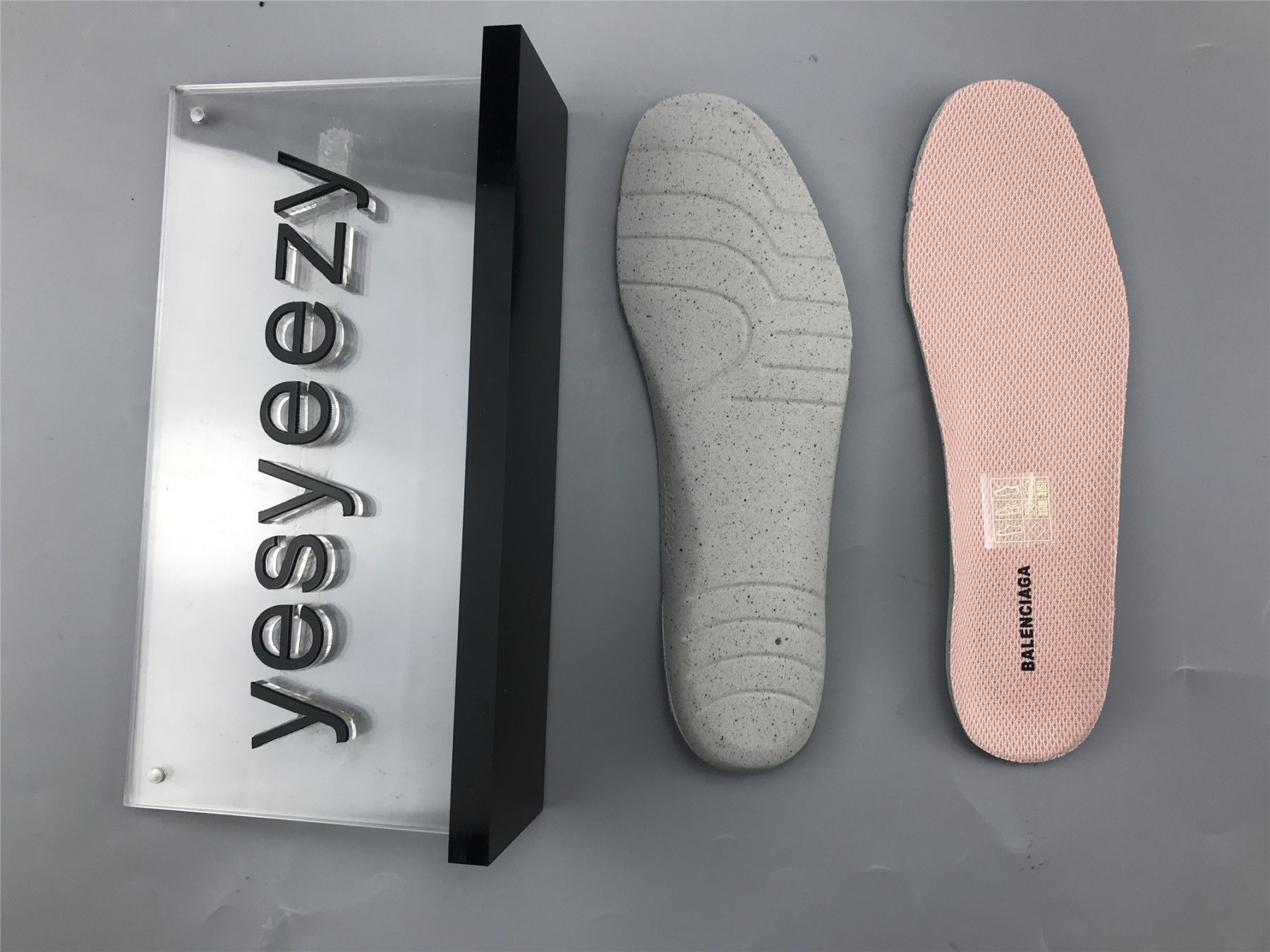 UA TRIPLE S SNEAKER PINK