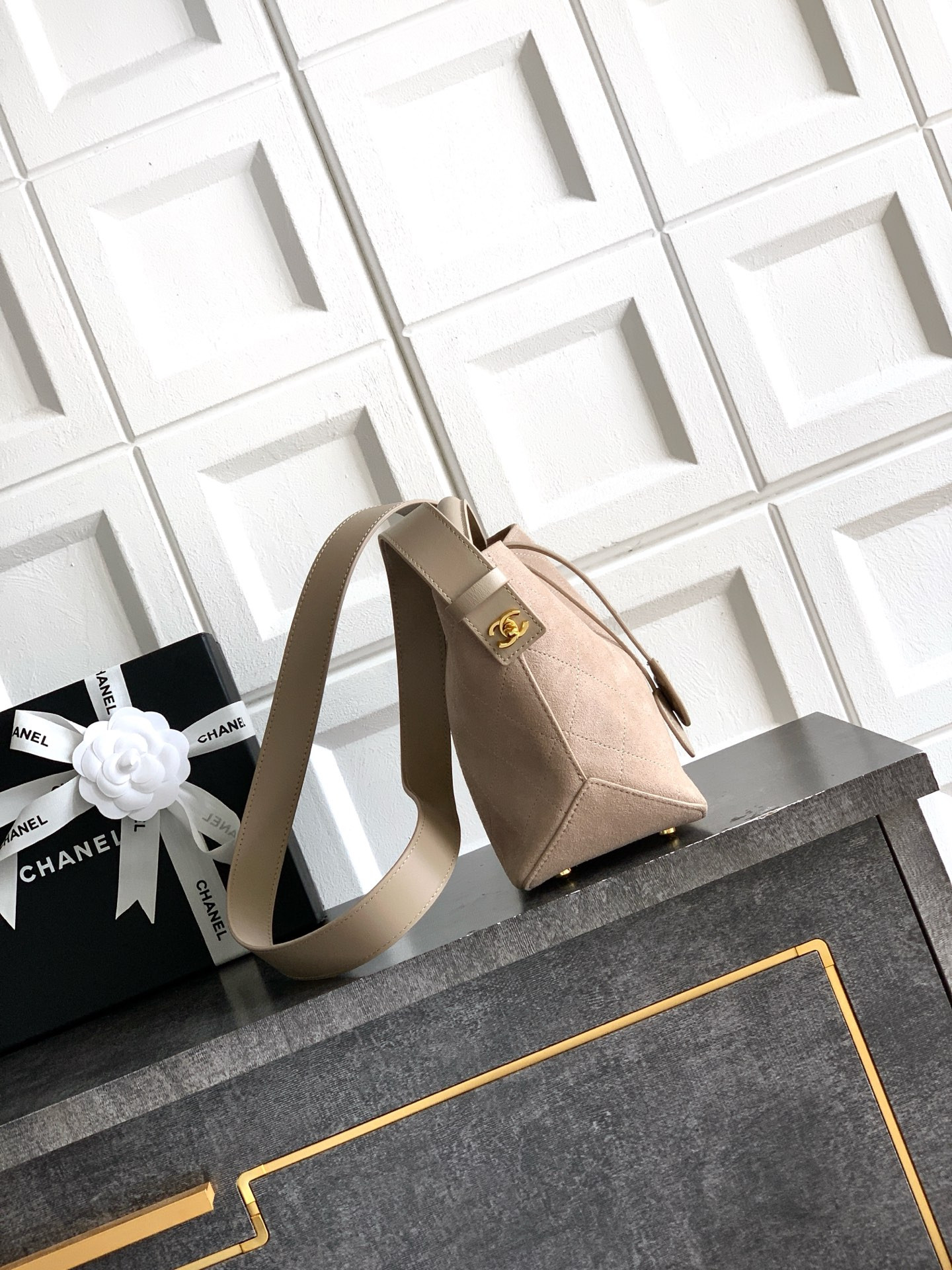Ch**el bucket bag 20x11x18cm