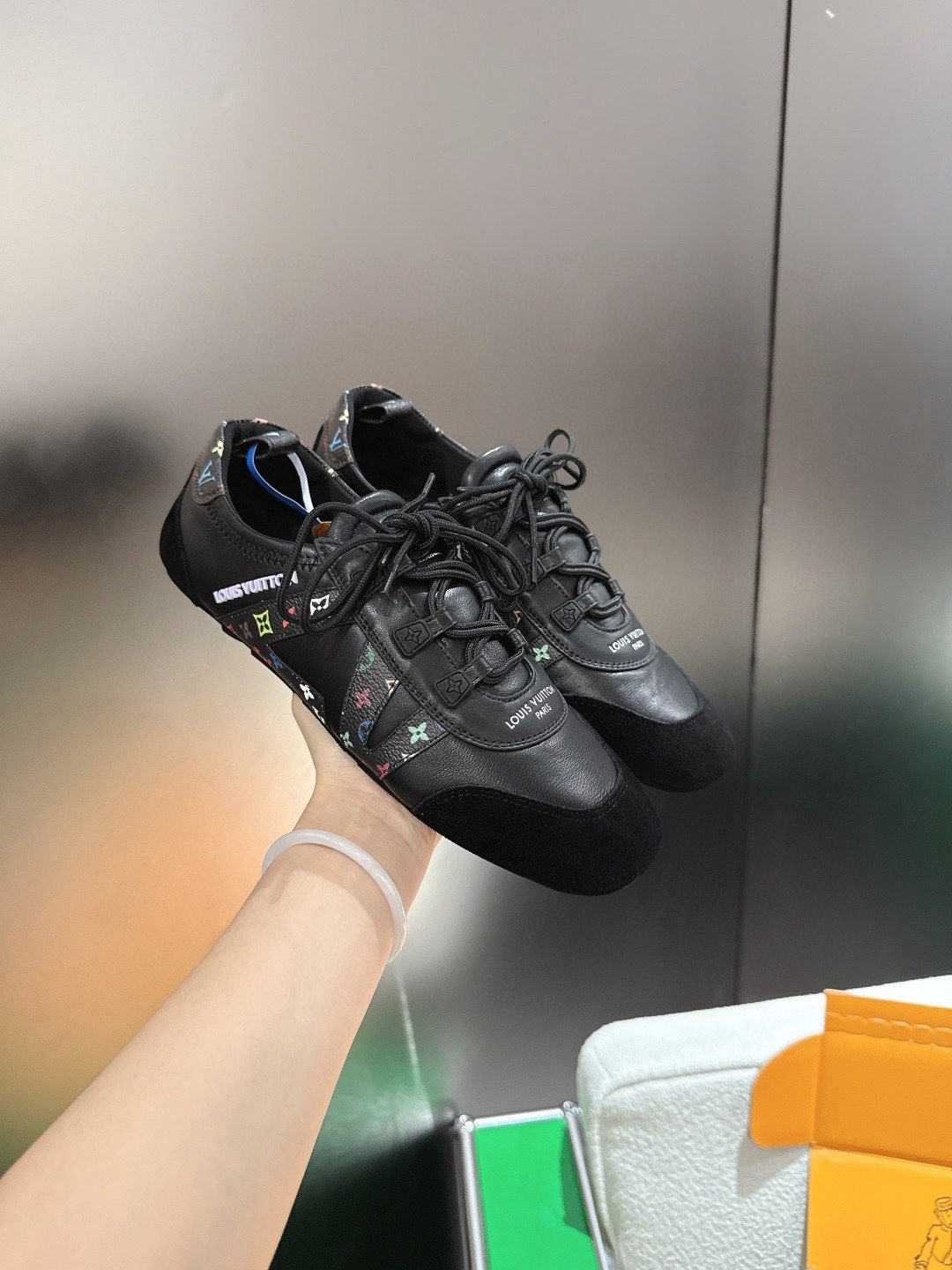 UA LV Sneaker