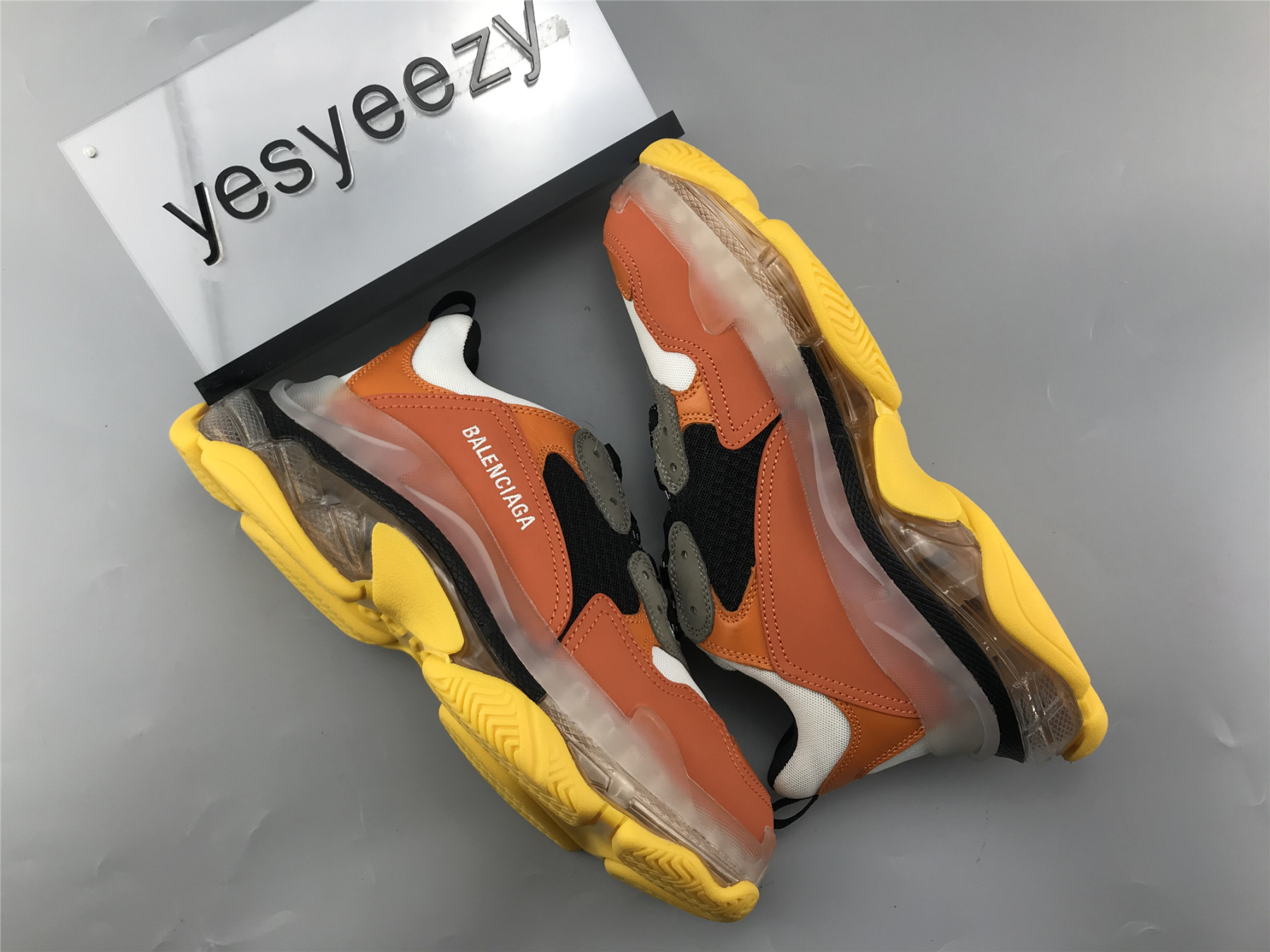 UA TRIPLE S SNEAKER BLACK ORANGE