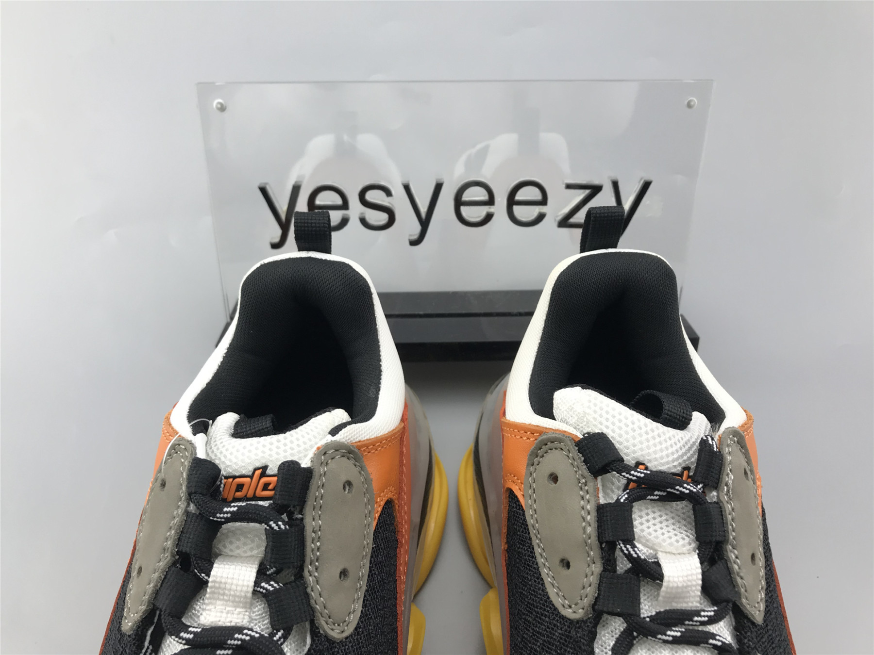 UA TRIPLE S SNEAKER BLACK ORANGE